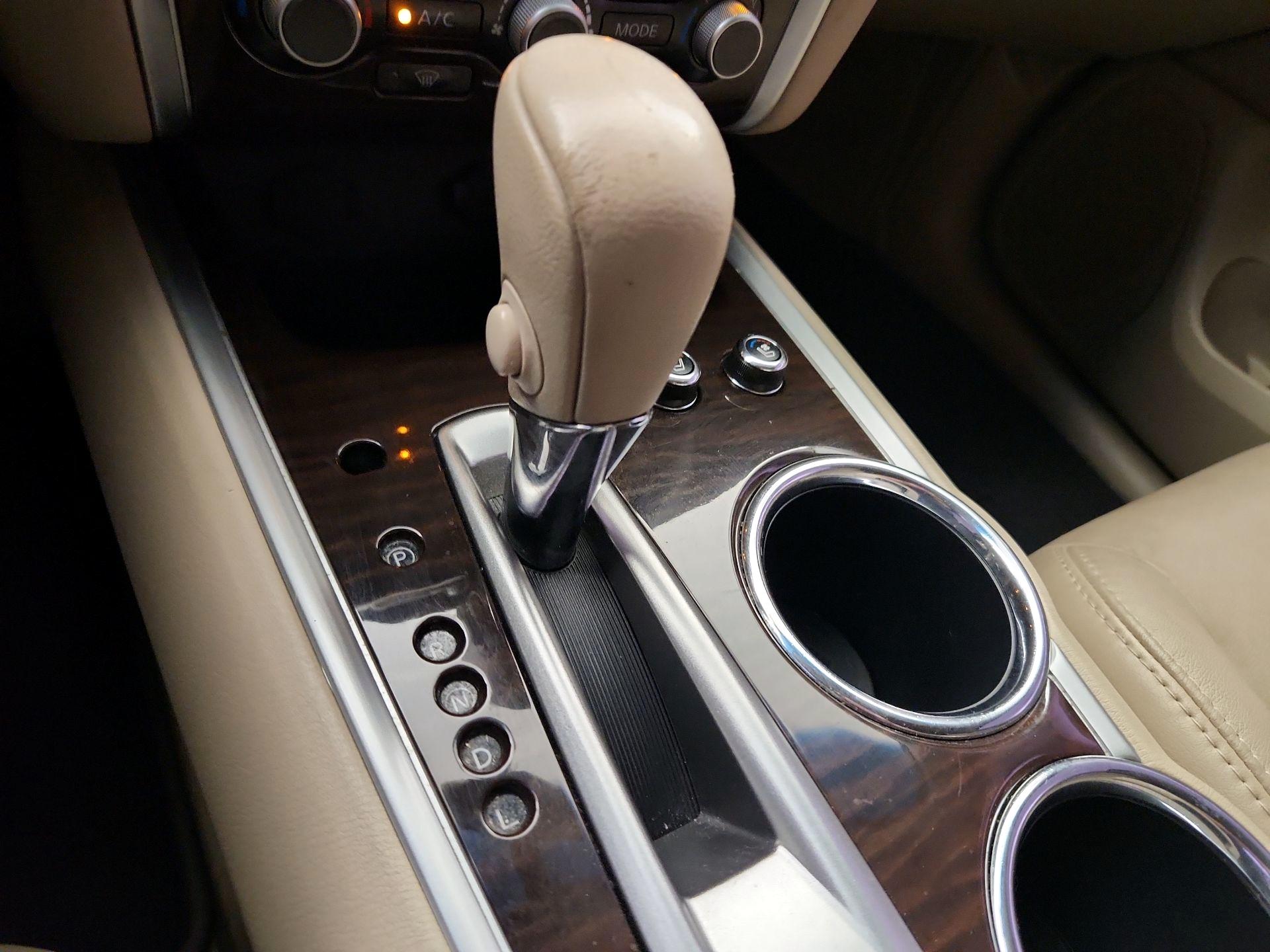 Thumbnail: 2014 Nissan Pathfinder - 17