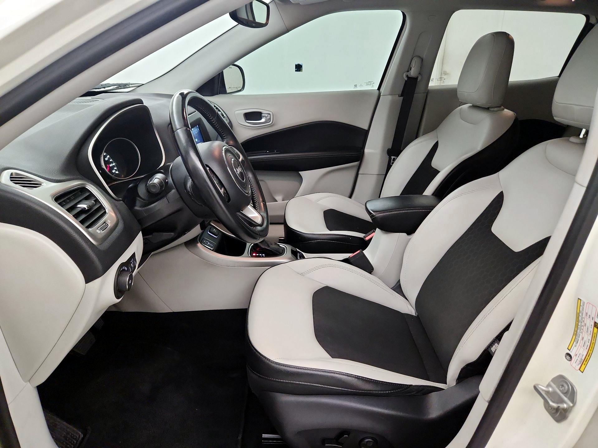 Thumbnail: 2018 Jeep Compass - 11