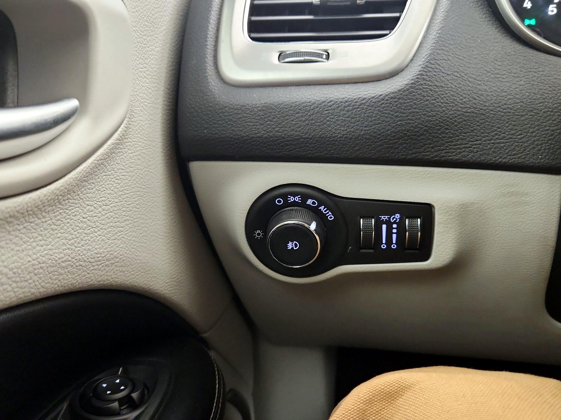 Thumbnail: 2018 Jeep Compass - 13