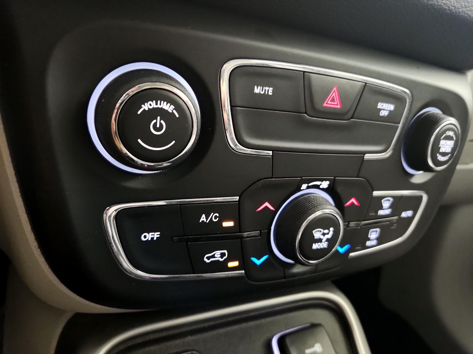 Thumbnail: 2018 Jeep Compass - 16