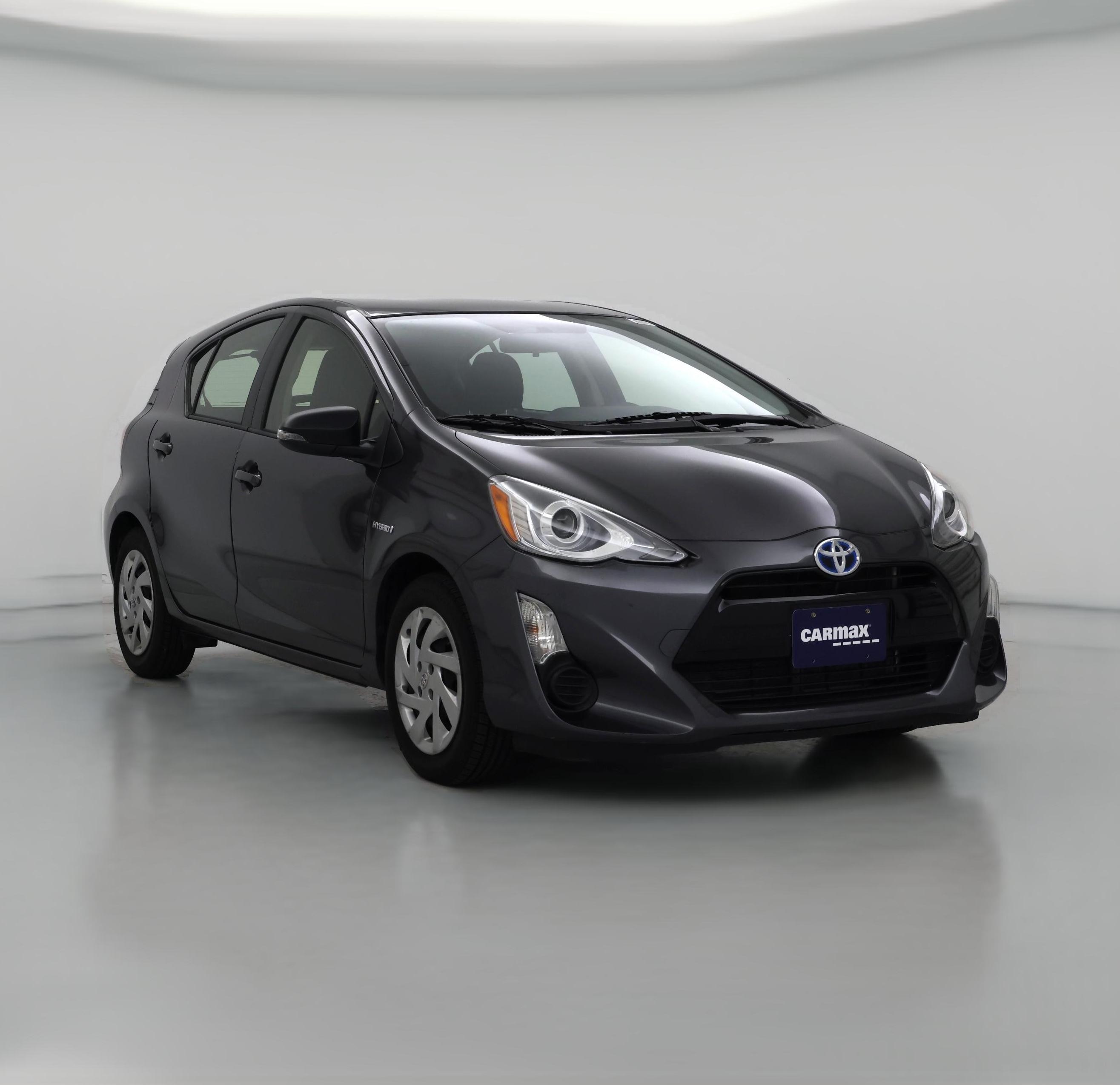 Thumbnail: 2015 Toyota Prius c - 1