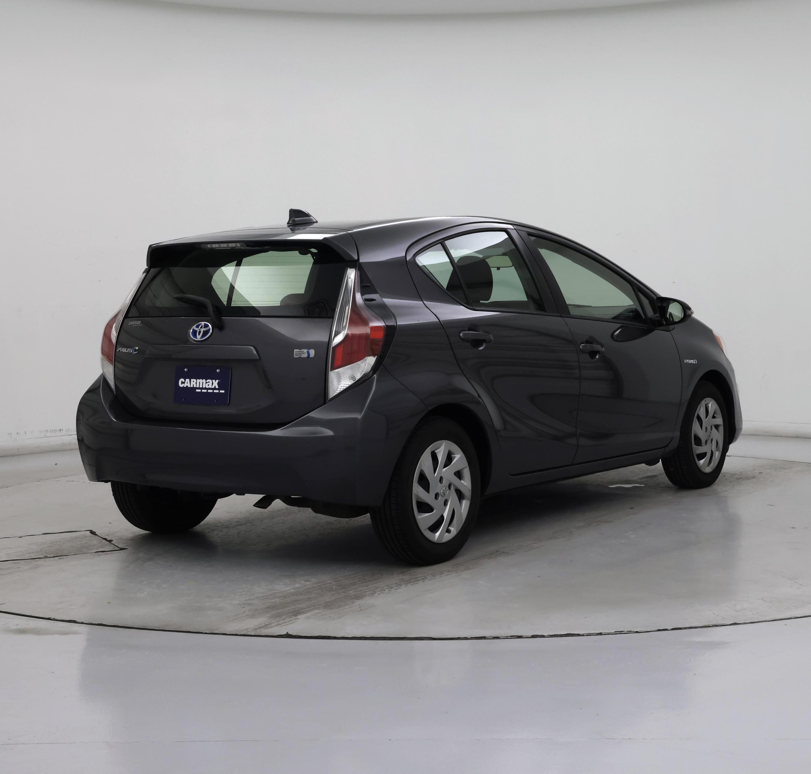 Thumbnail: 2015 Toyota Prius c - 8