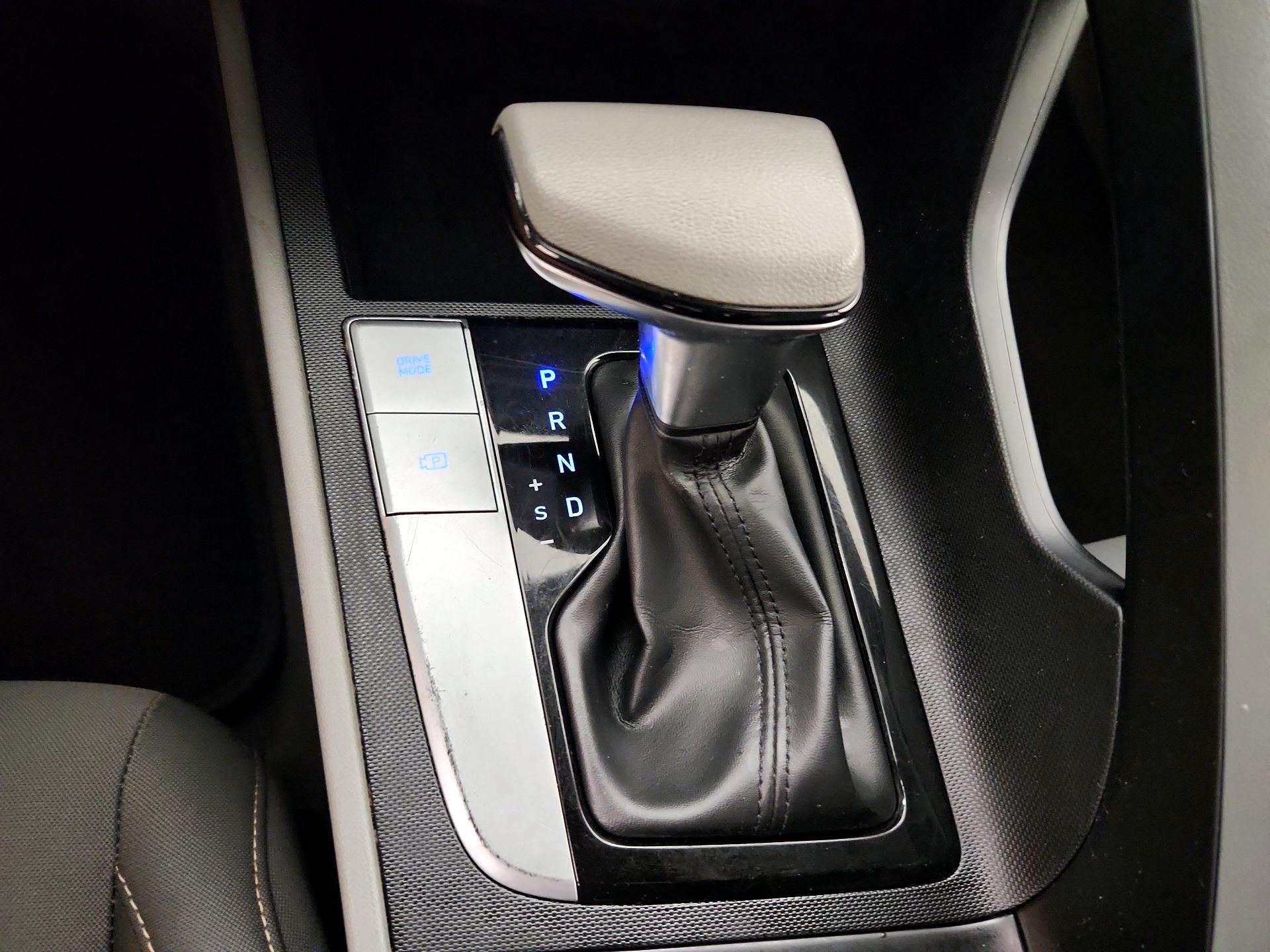 Thumbnail: 2021 Hyundai Elantra - 17