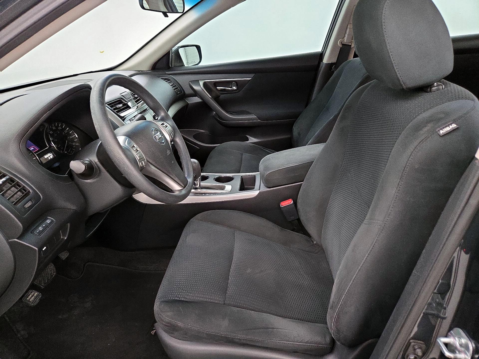 Thumbnail: 2015 Nissan Altima - 11