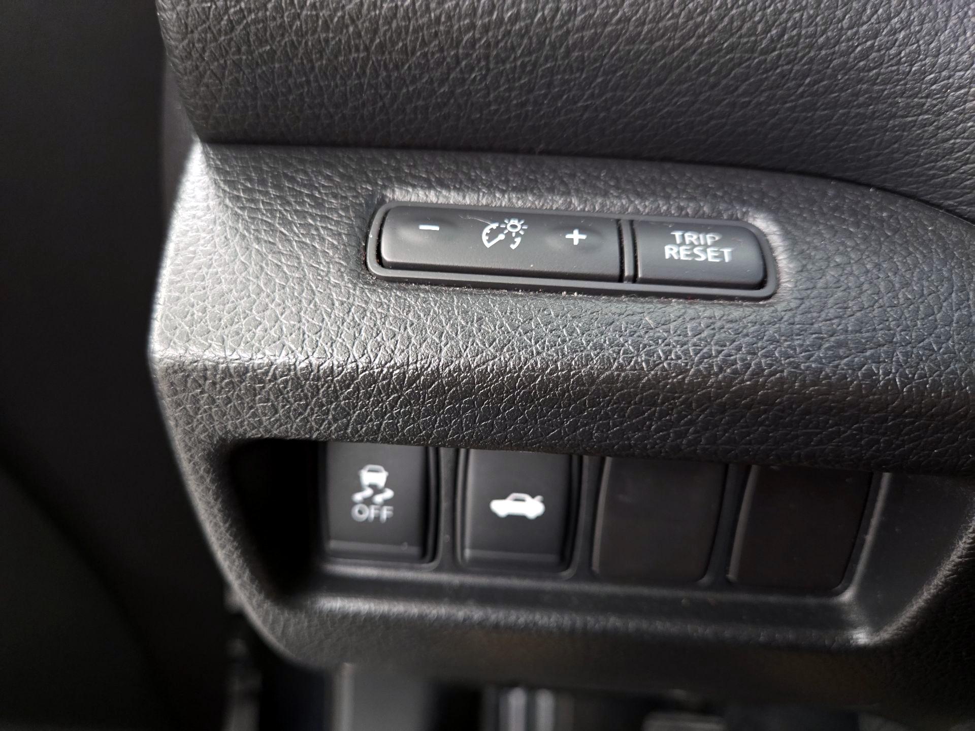 Thumbnail: 2015 Nissan Altima - 13