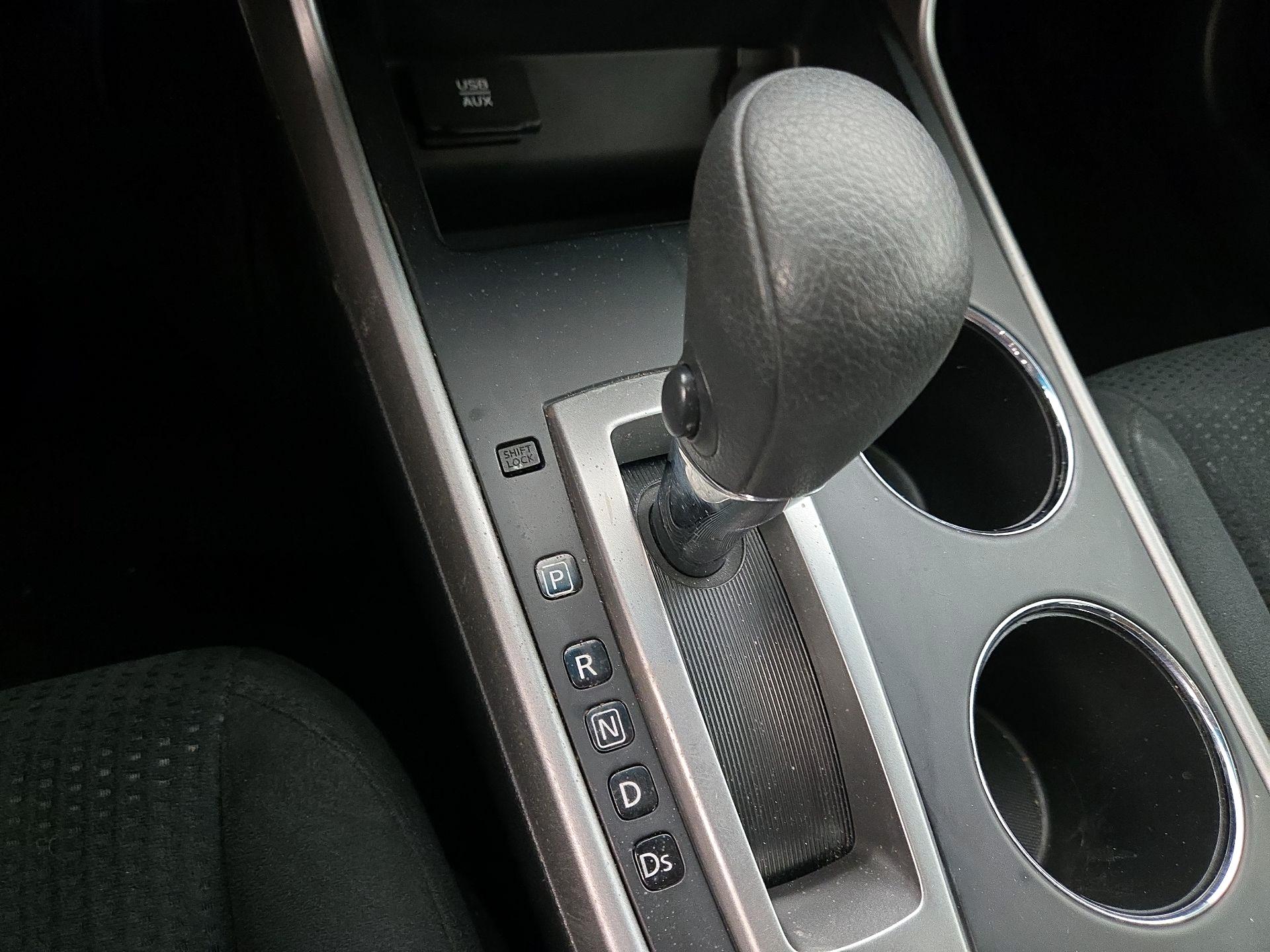 Thumbnail: 2015 Nissan Altima - 17