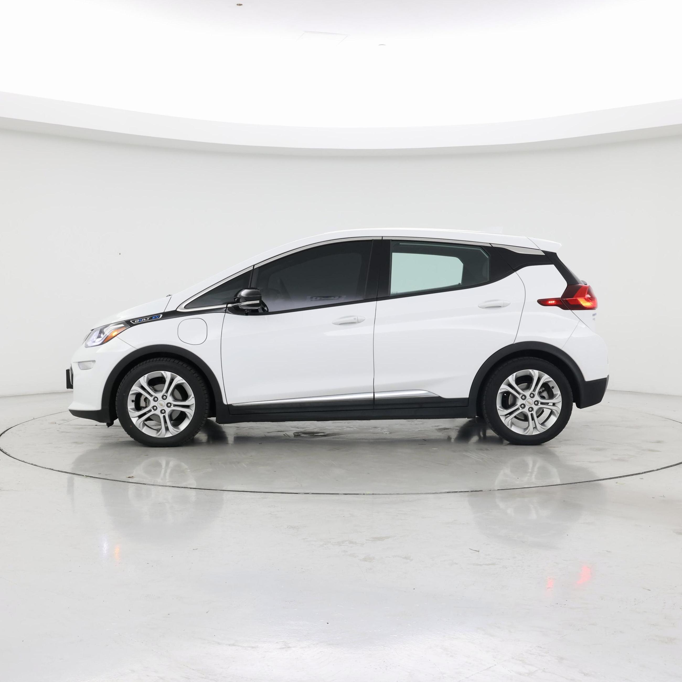 Thumbnail: 2021 Chevrolet Bolt EV - 3