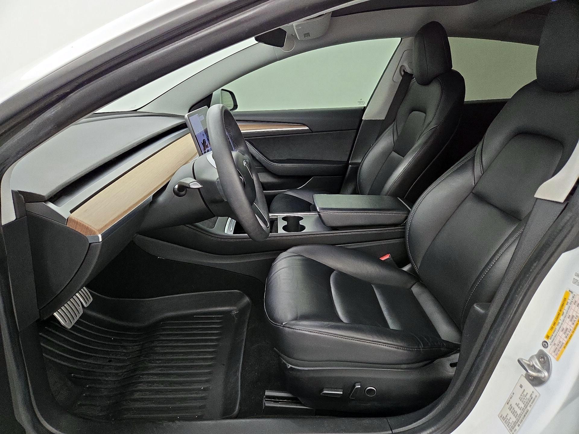 Thumbnail: 2021 Tesla Model 3 - 11