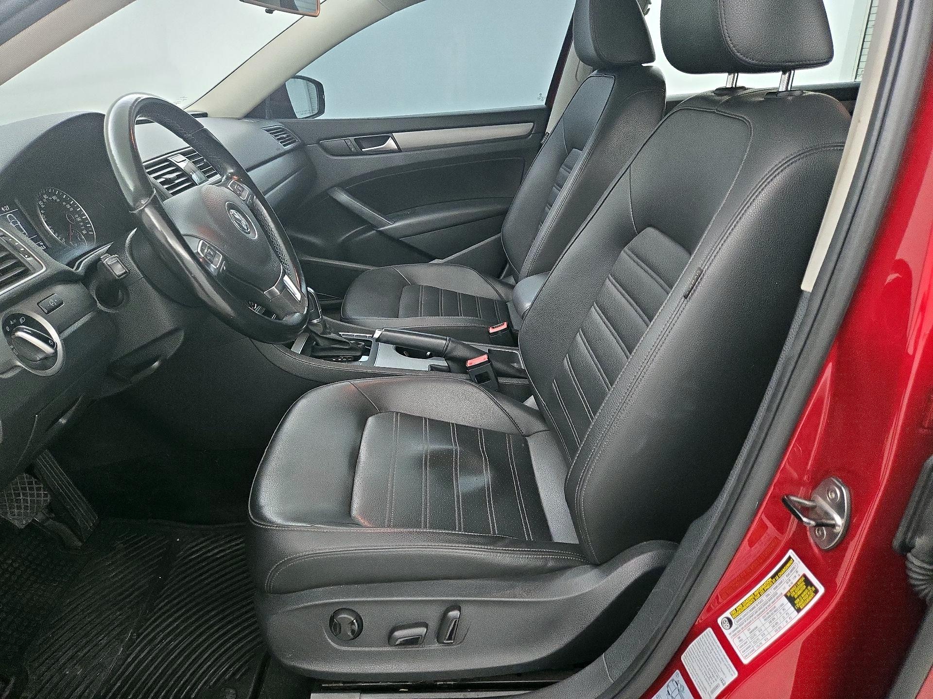 Thumbnail: 2015 Volkswagen Passat - 11