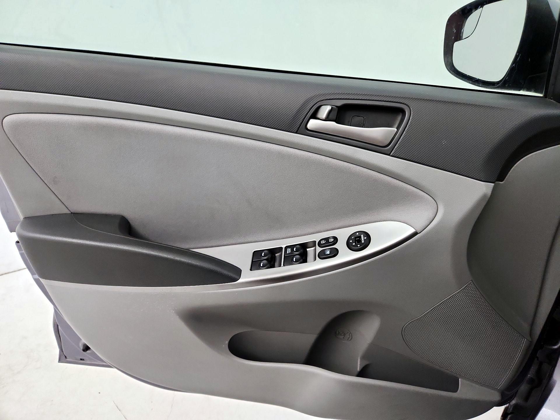 Thumbnail: 2016 Hyundai Accent - 12