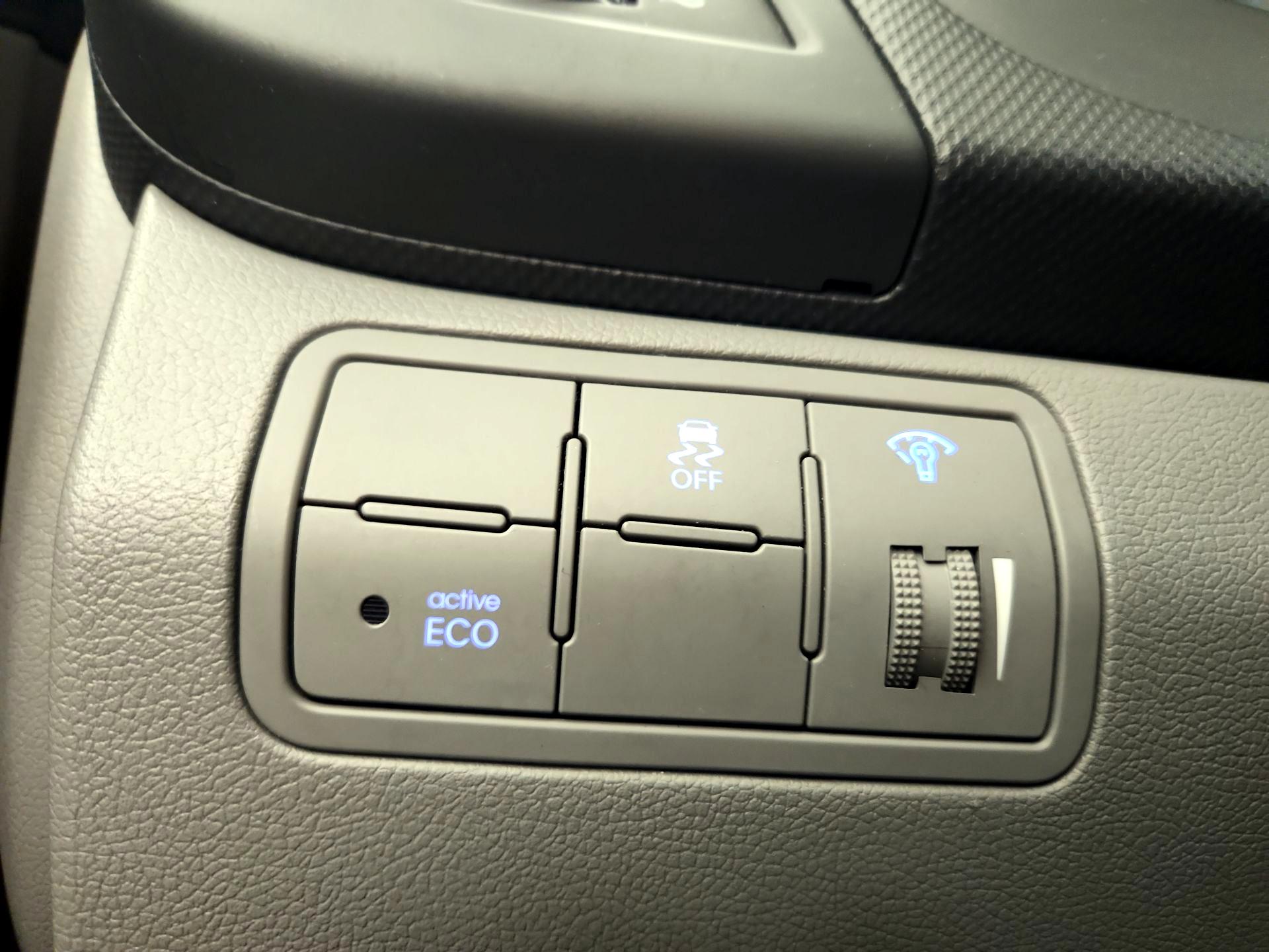 Thumbnail: 2016 Hyundai Accent - 13