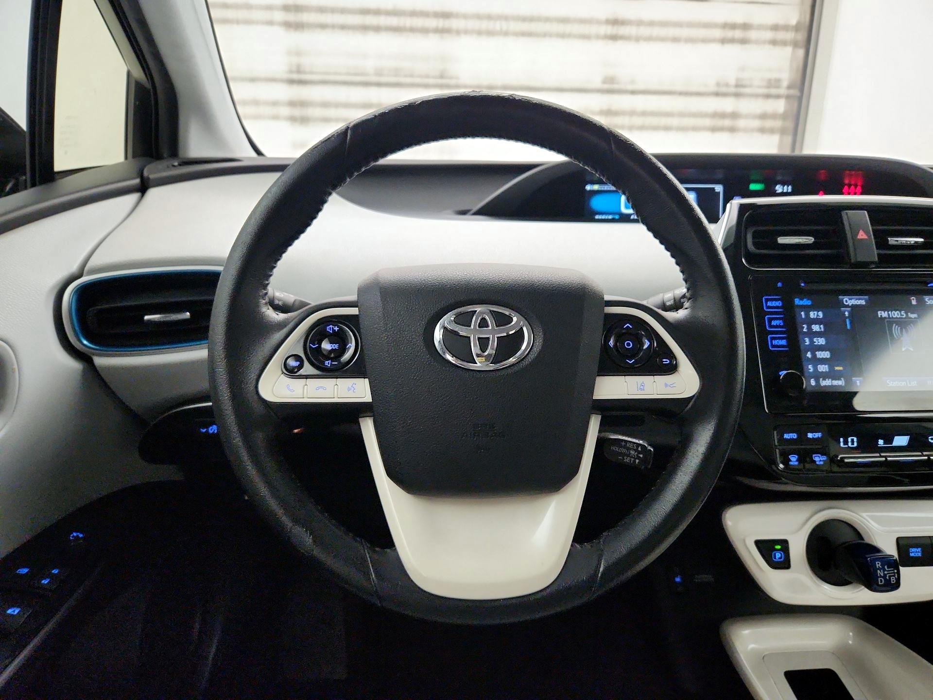 Thumbnail: 2017 Toyota Prius - 10