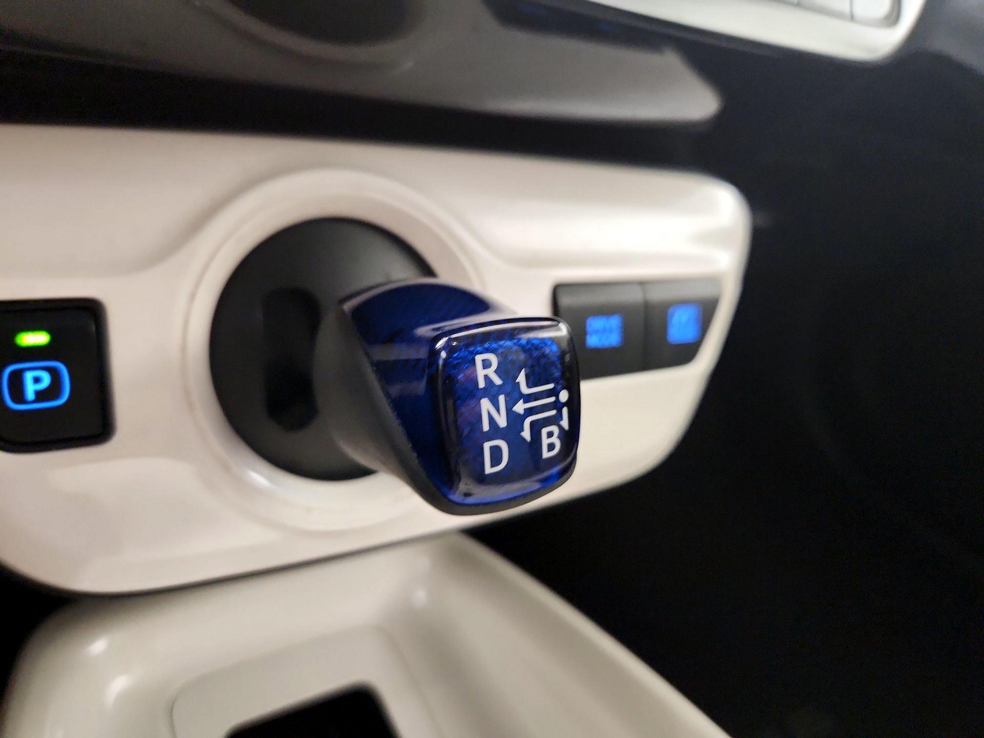 Thumbnail: 2017 Toyota Prius - 17