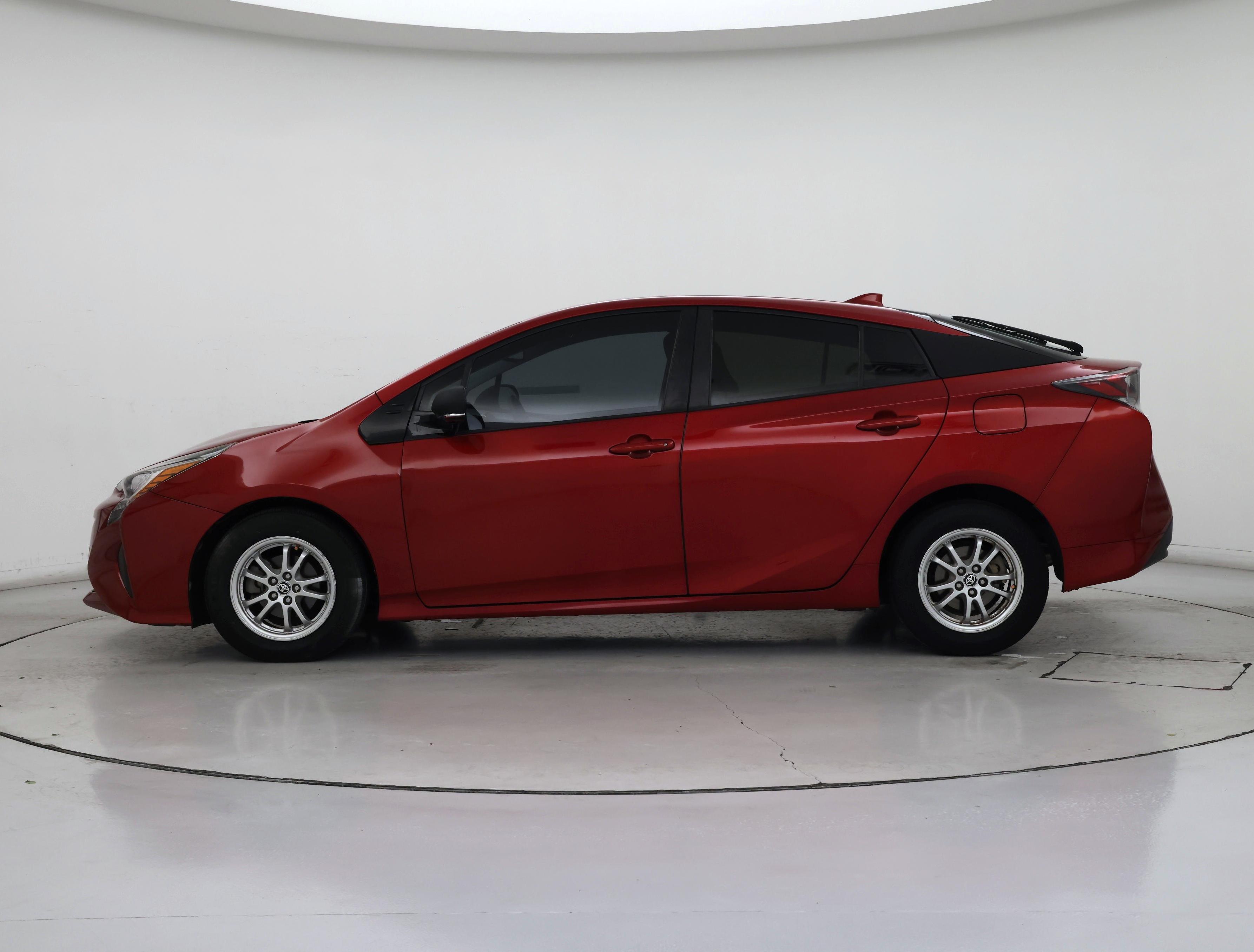 Thumbnail: 2017 Toyota Prius - 3