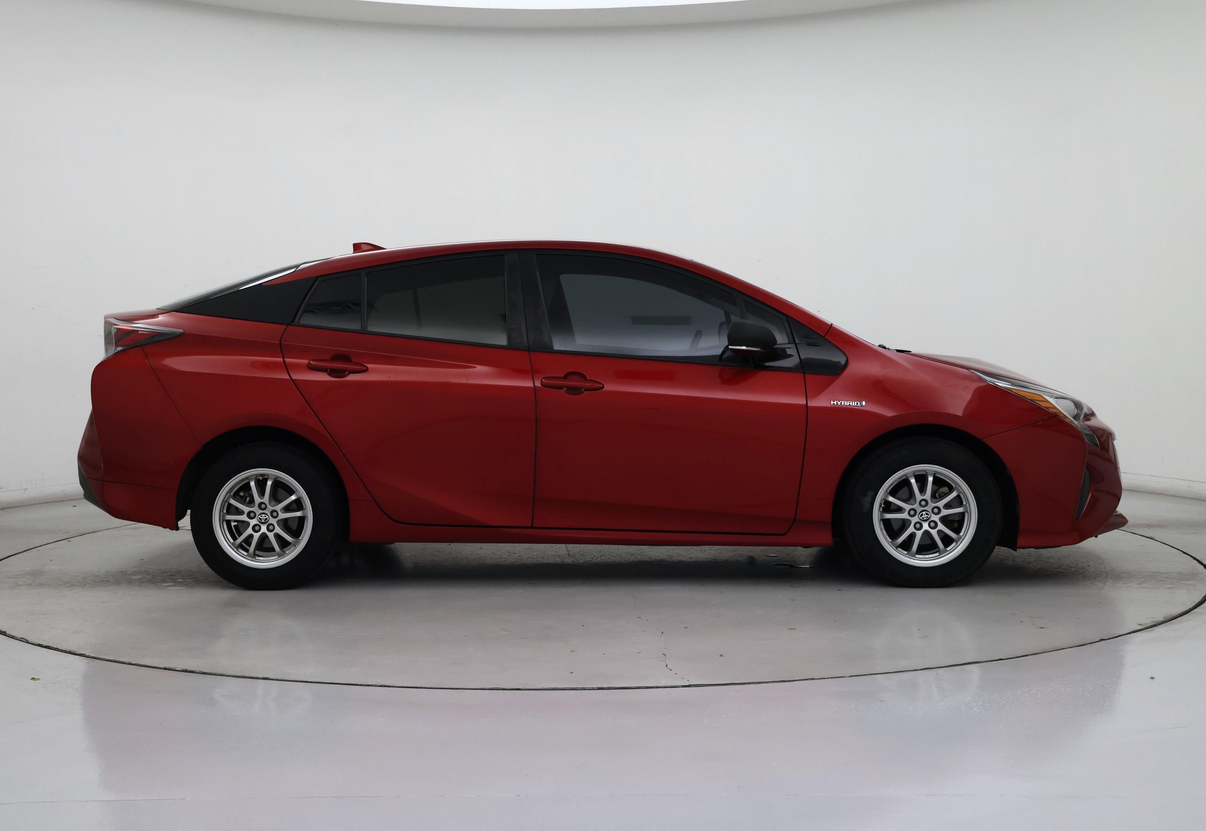 Thumbnail: 2017 Toyota Prius - 7