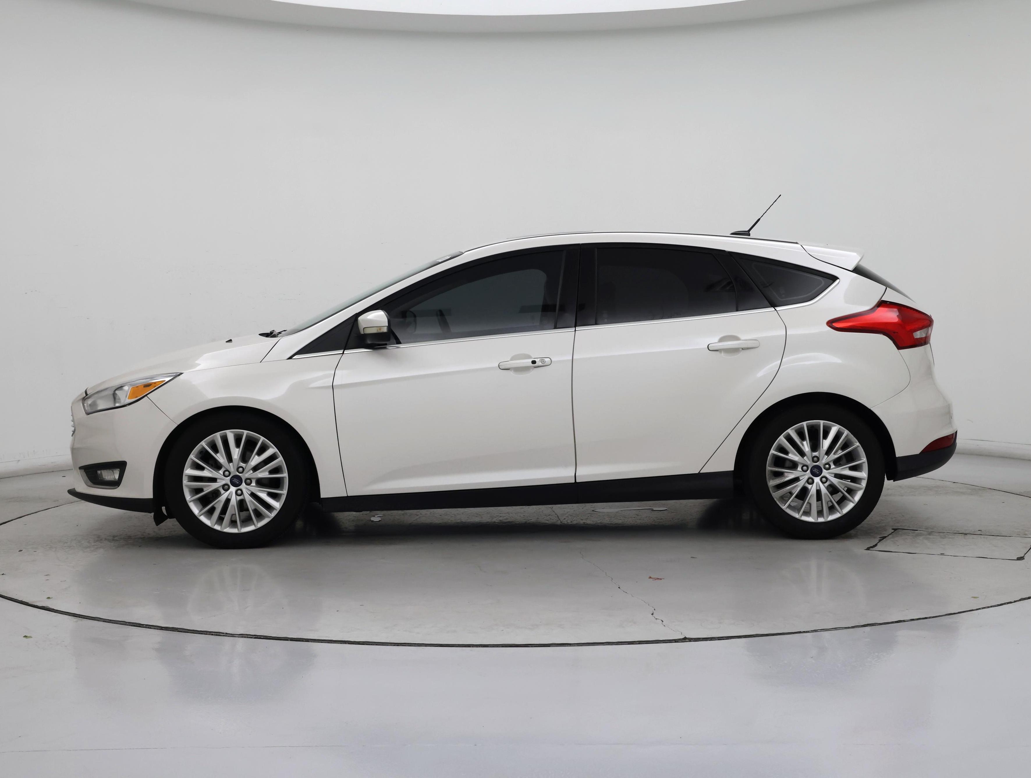 Thumbnail: 2017 Ford Focus - 3
