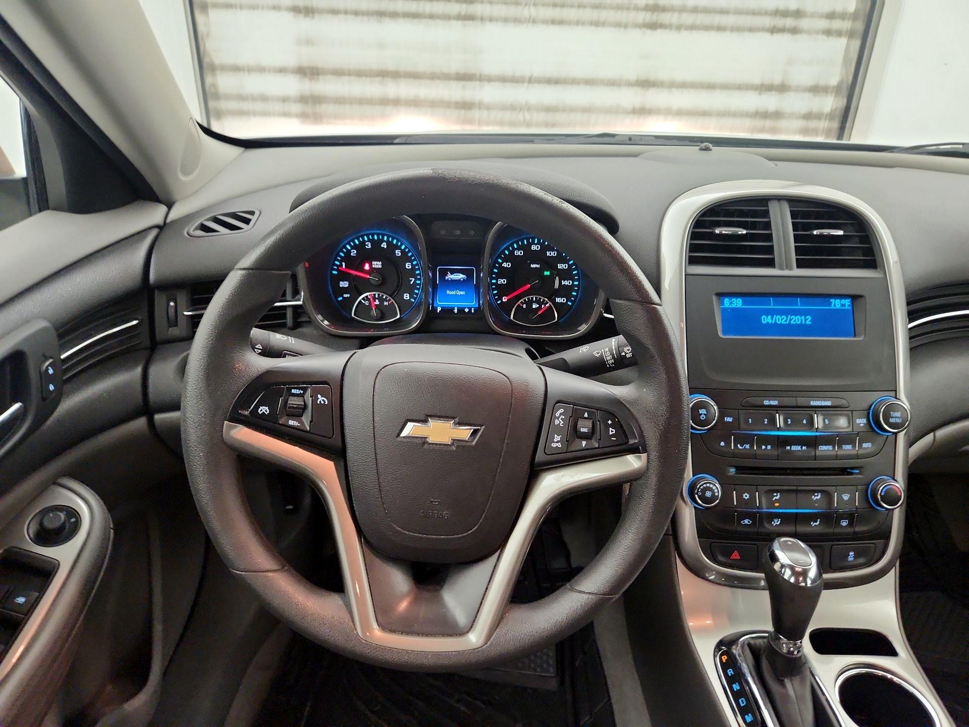 Thumbnail: 2016 Chevrolet Malibu - 10