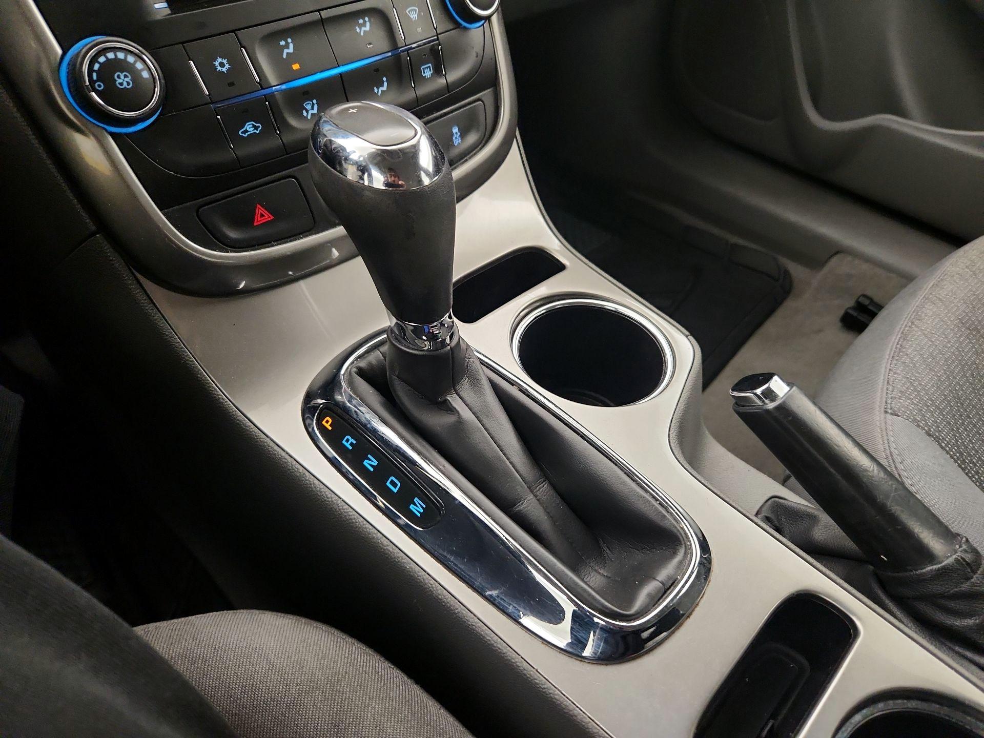 Thumbnail: 2016 Chevrolet Malibu - 16