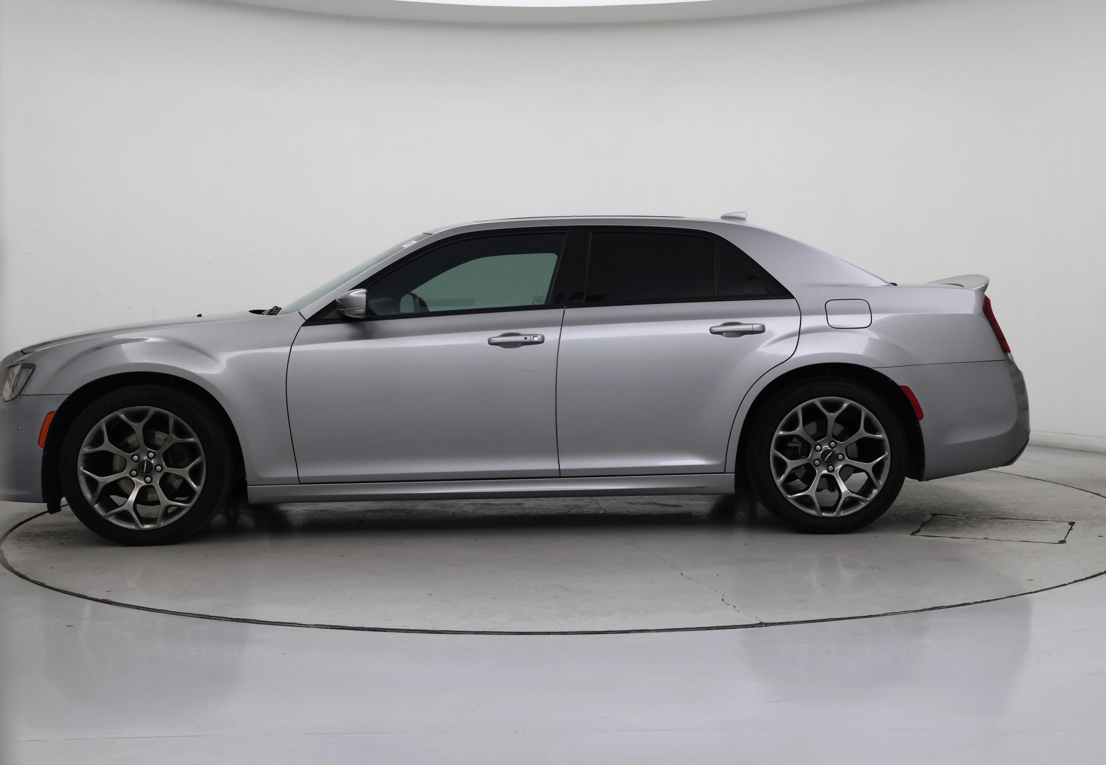 Thumbnail: 2018 Chrysler 300 - 3