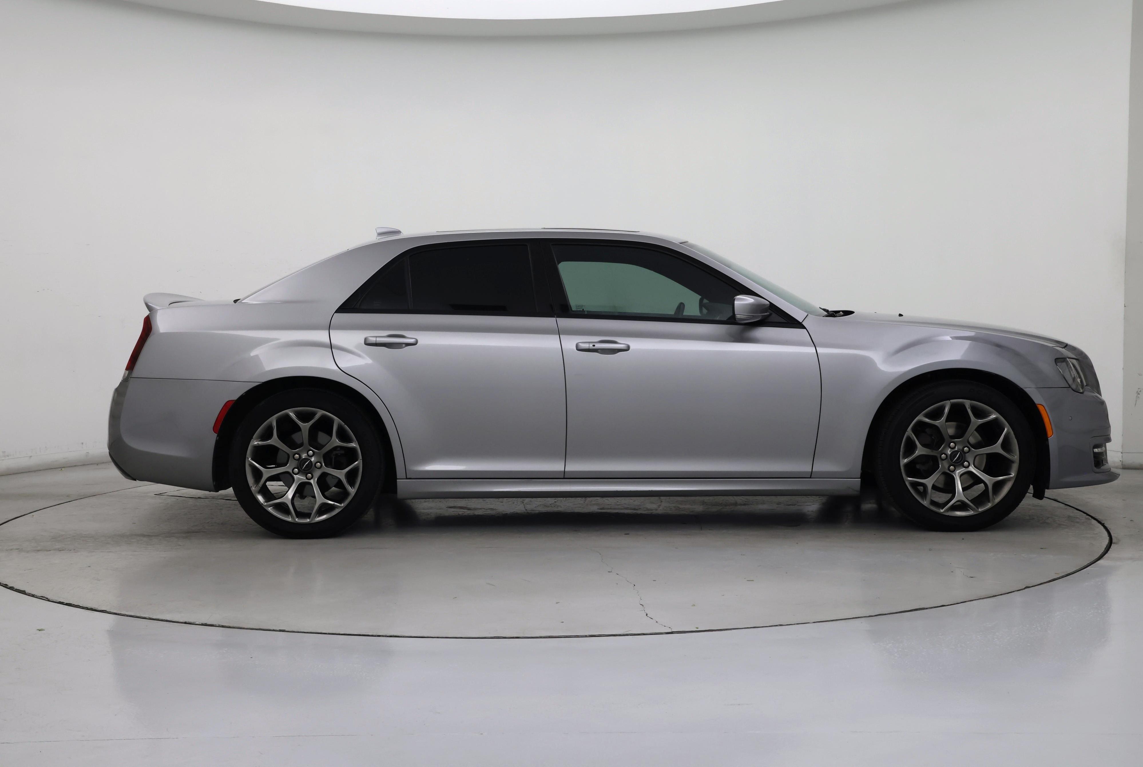 Thumbnail: 2018 Chrysler 300 - 7