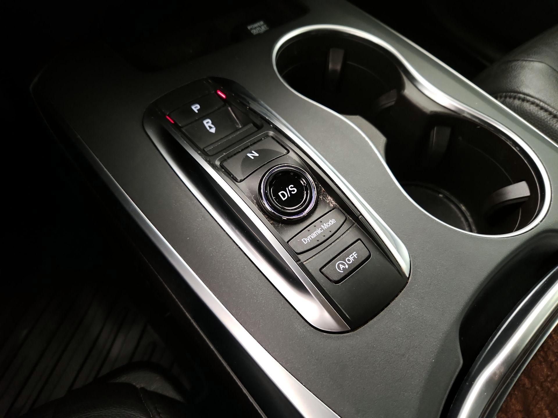 Thumbnail: 2019 Acura MDX - 17