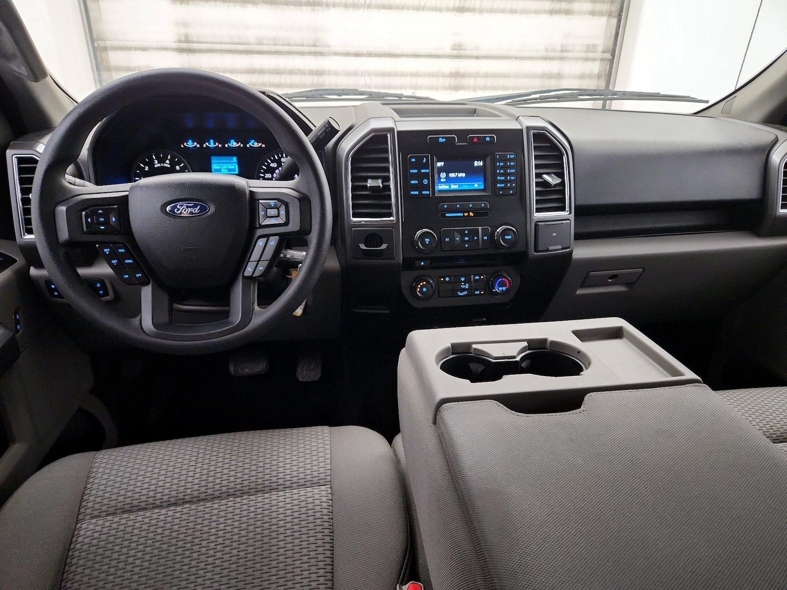 2017 Ford F-150 XLT - Photo 10