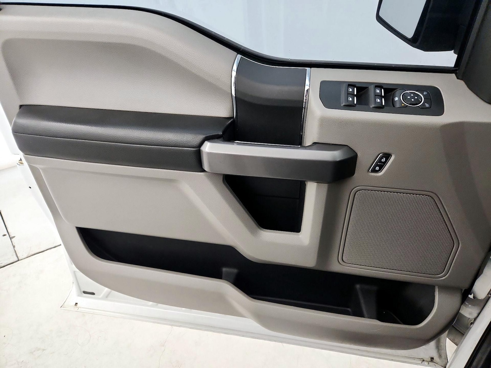 2017 Ford F-150 XLT - Photo 13
