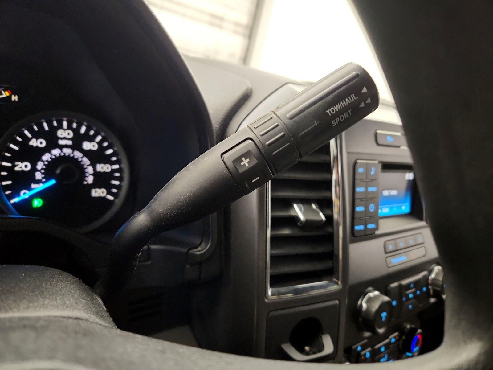 2017 Ford F-150 XLT - Photo 17