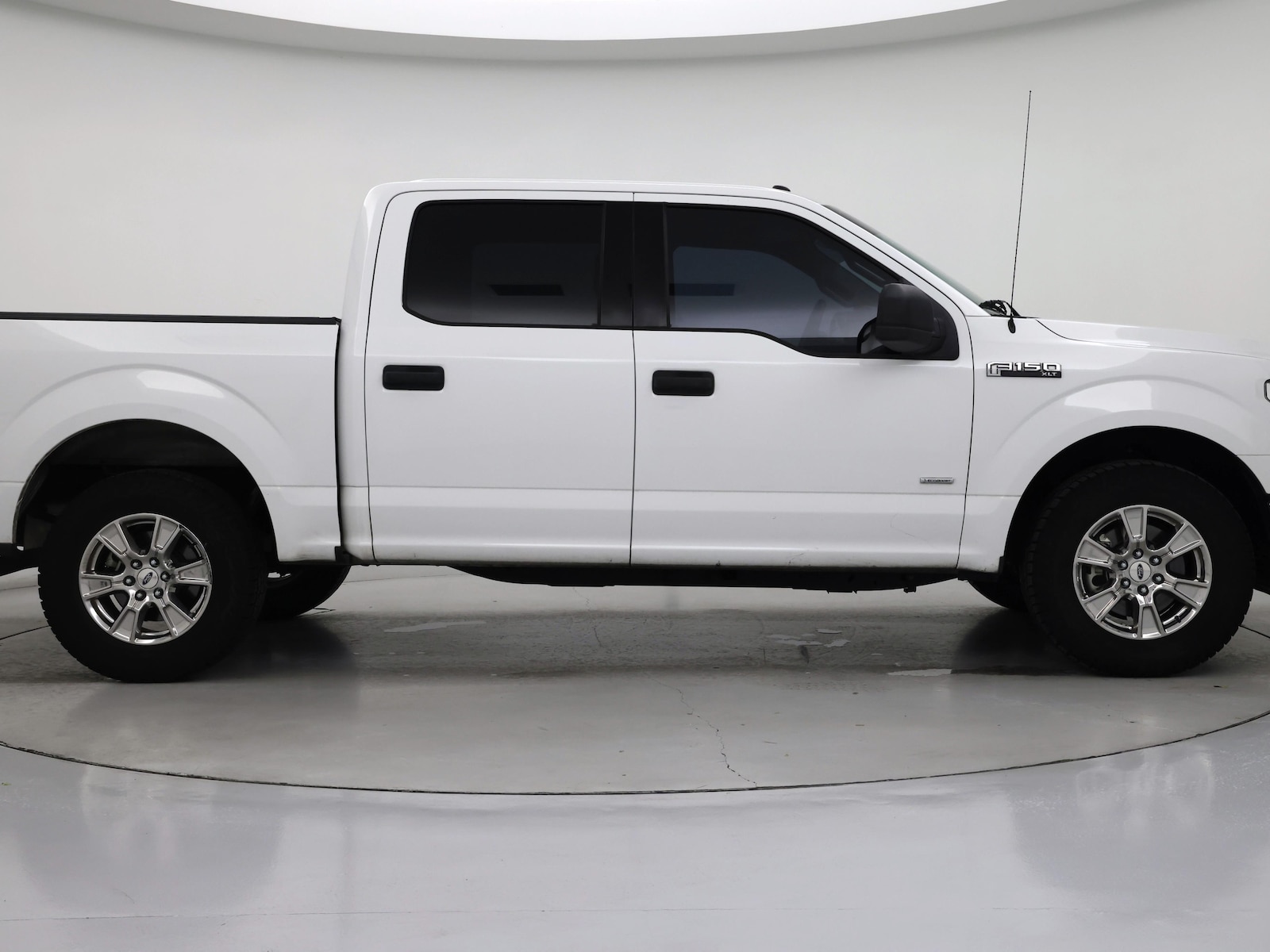 2017 Ford F-150 XLT - Photo 8
