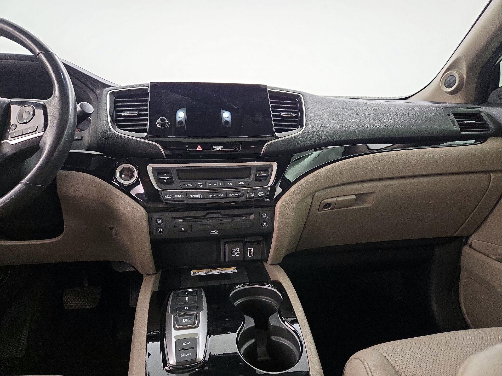 Thumbnail: 2019 Honda Pilot - 9