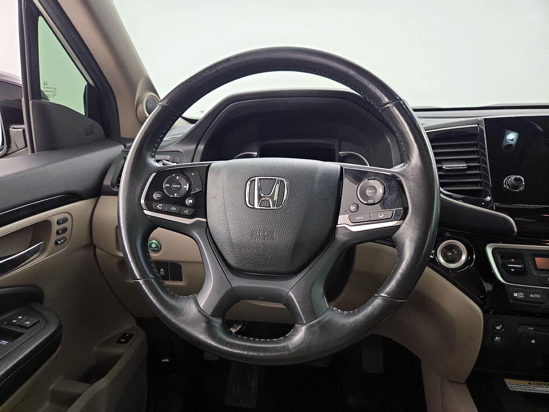 Thumbnail: 2019 Honda Pilot - 10