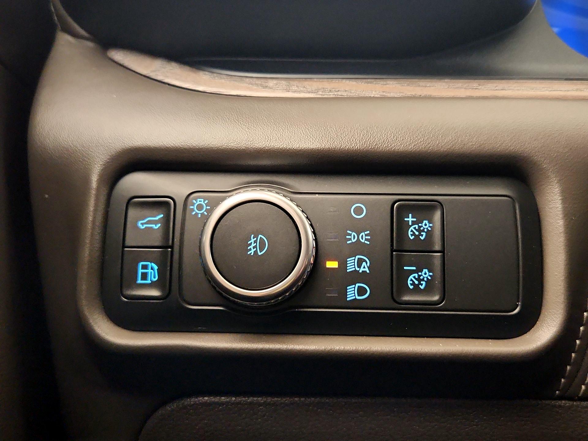 Thumbnail: 2021 Ford Explorer - 13