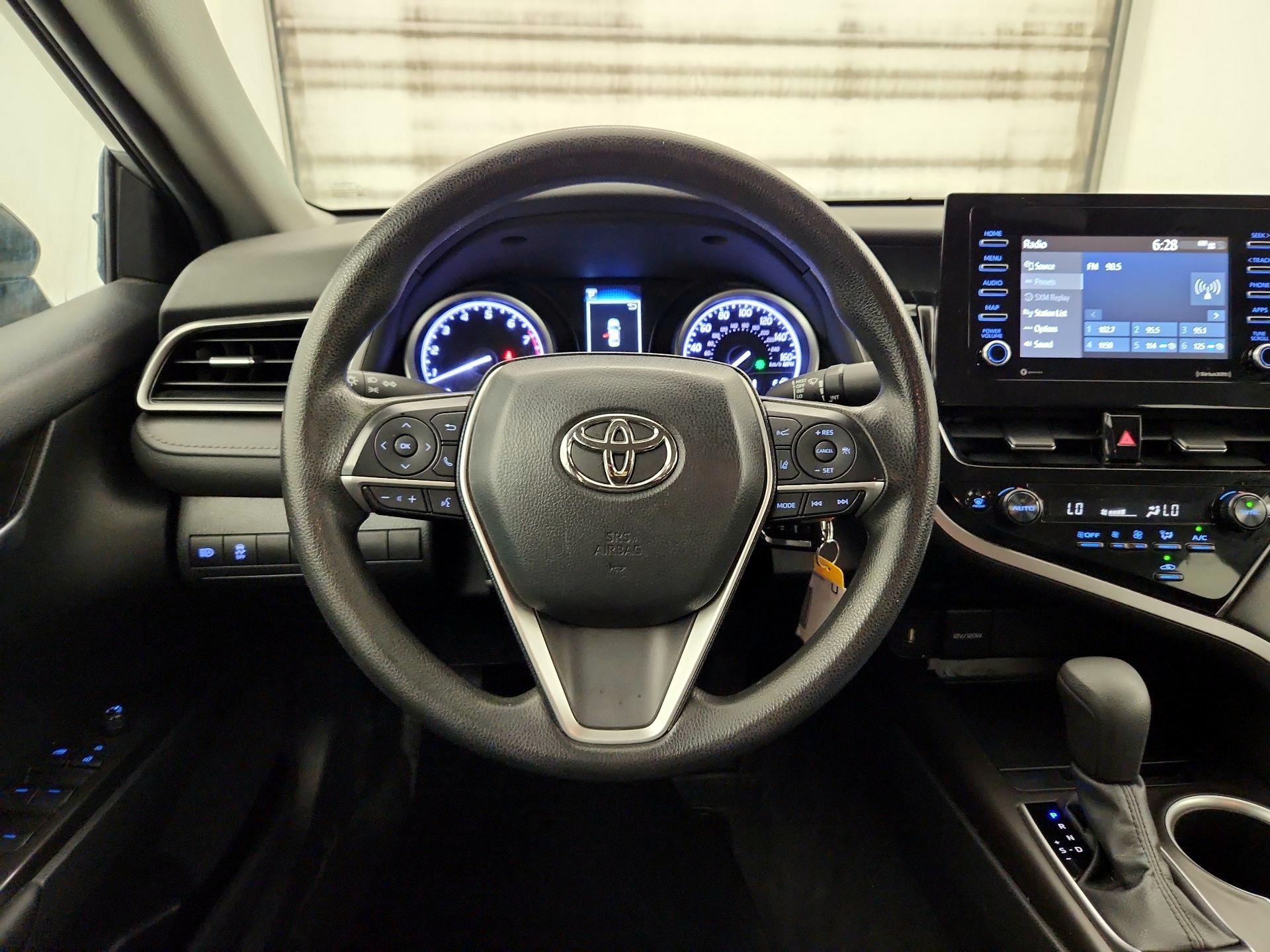 Thumbnail: 2022 Toyota Camry - 10