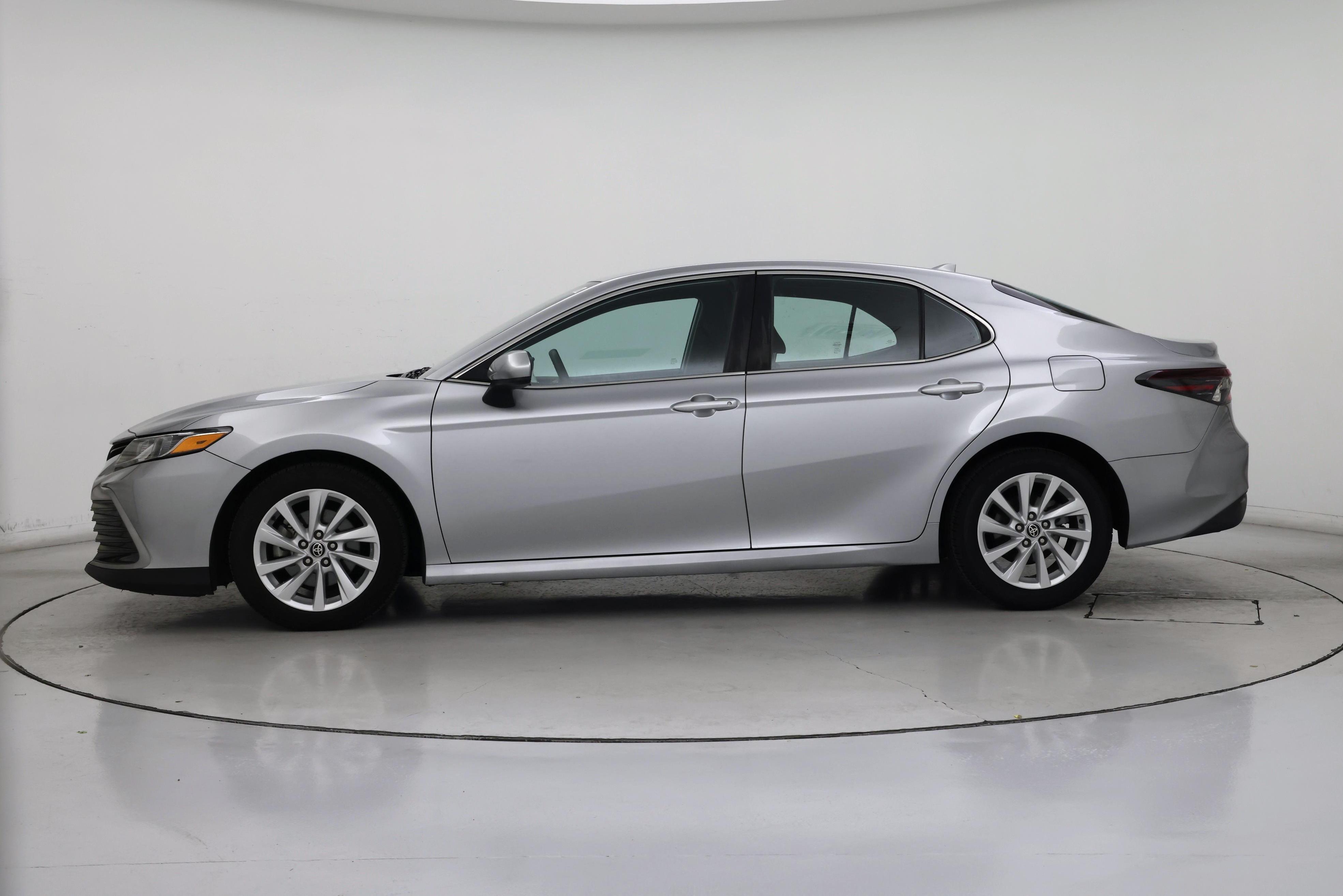 Thumbnail: 2022 Toyota Camry - 3