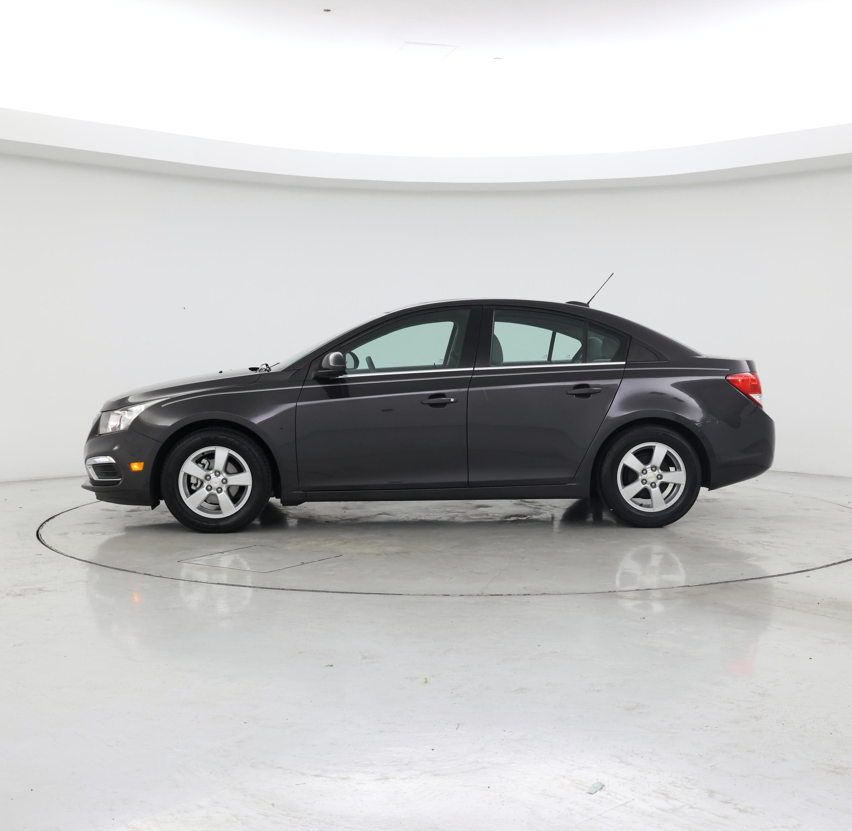 Thumbnail: 2016 Chevrolet Cruze - 3