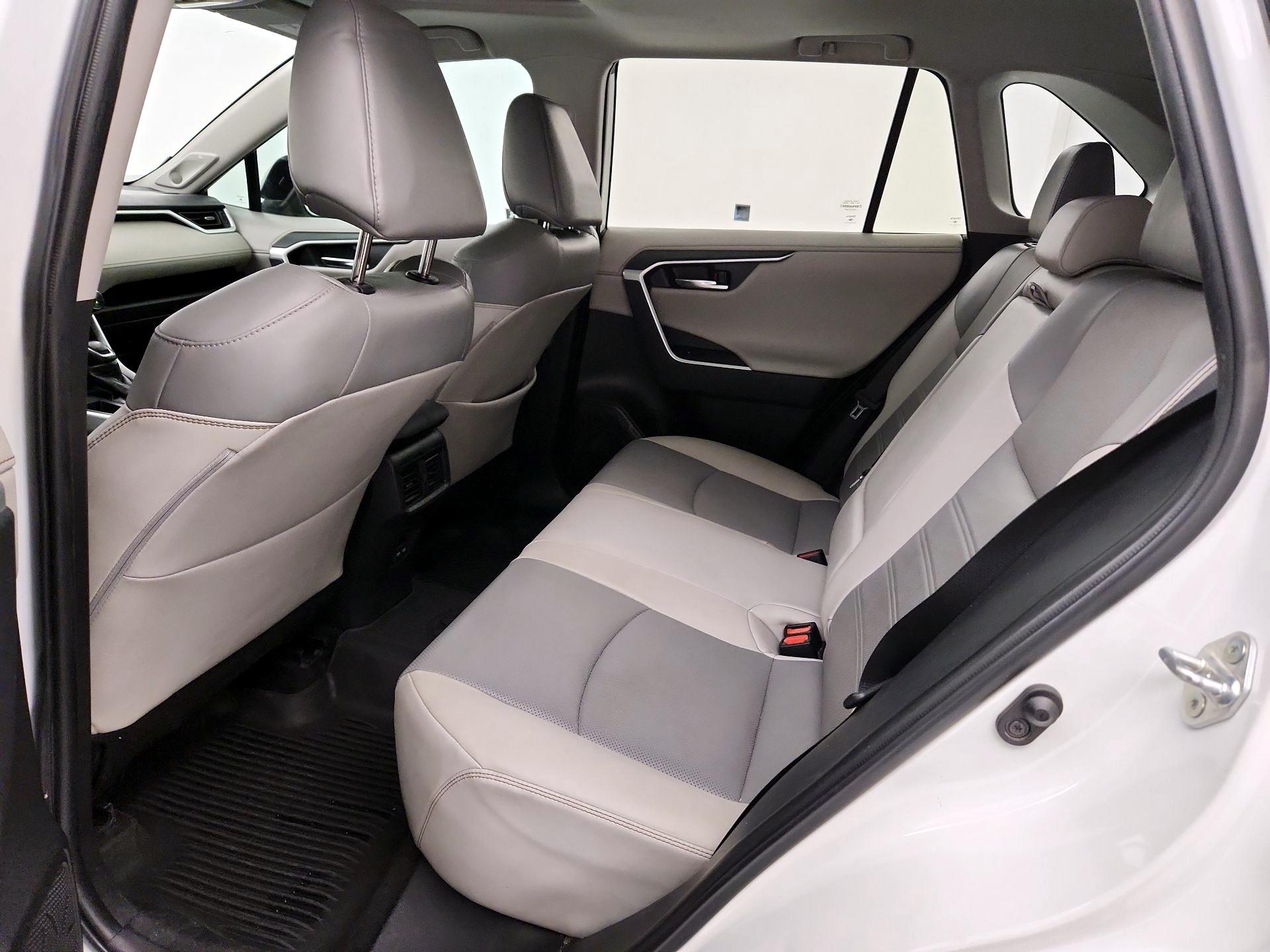 Thumbnail: 2022 Toyota RAV4 - 20