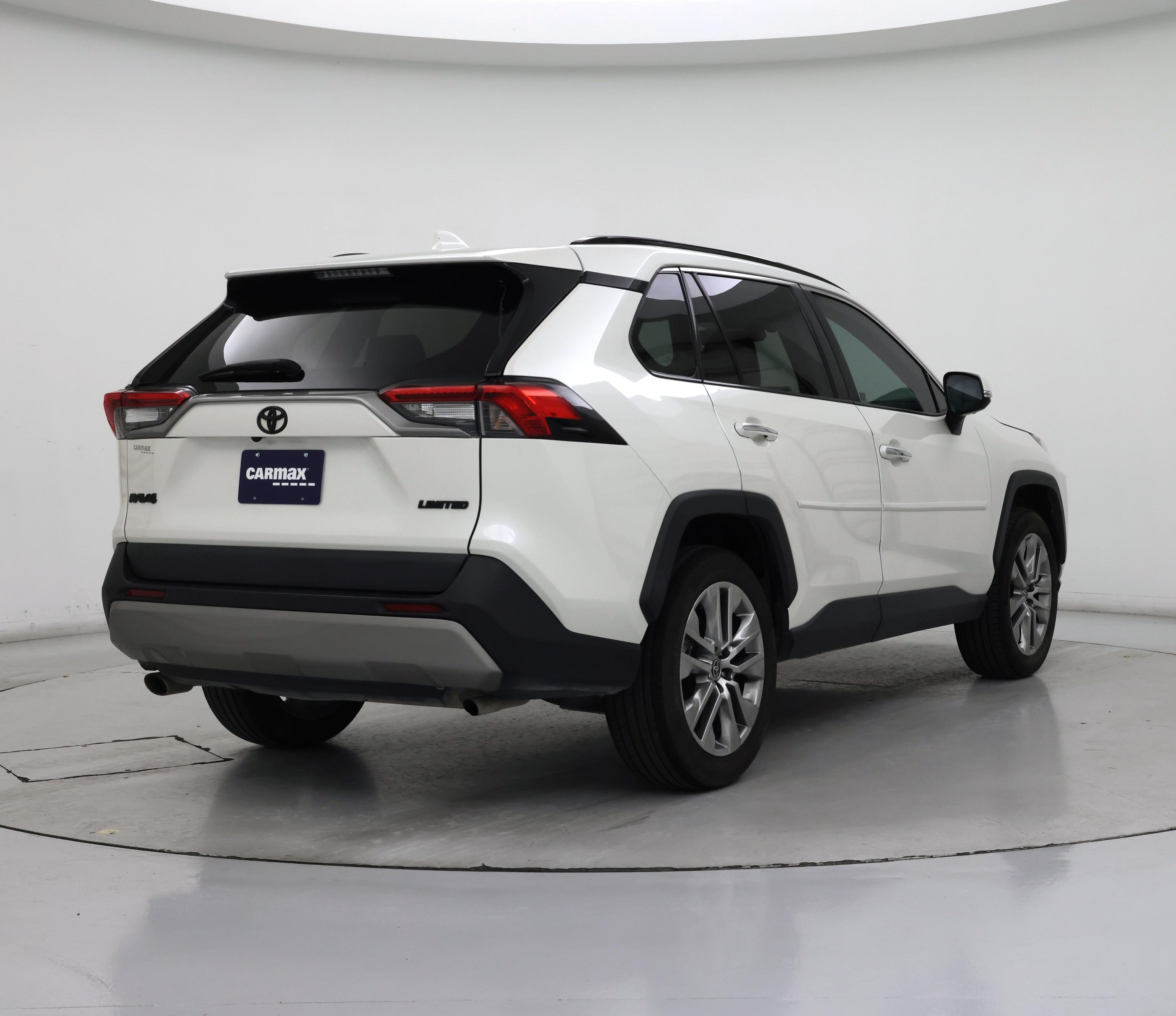 Thumbnail: 2022 Toyota RAV4 - 8