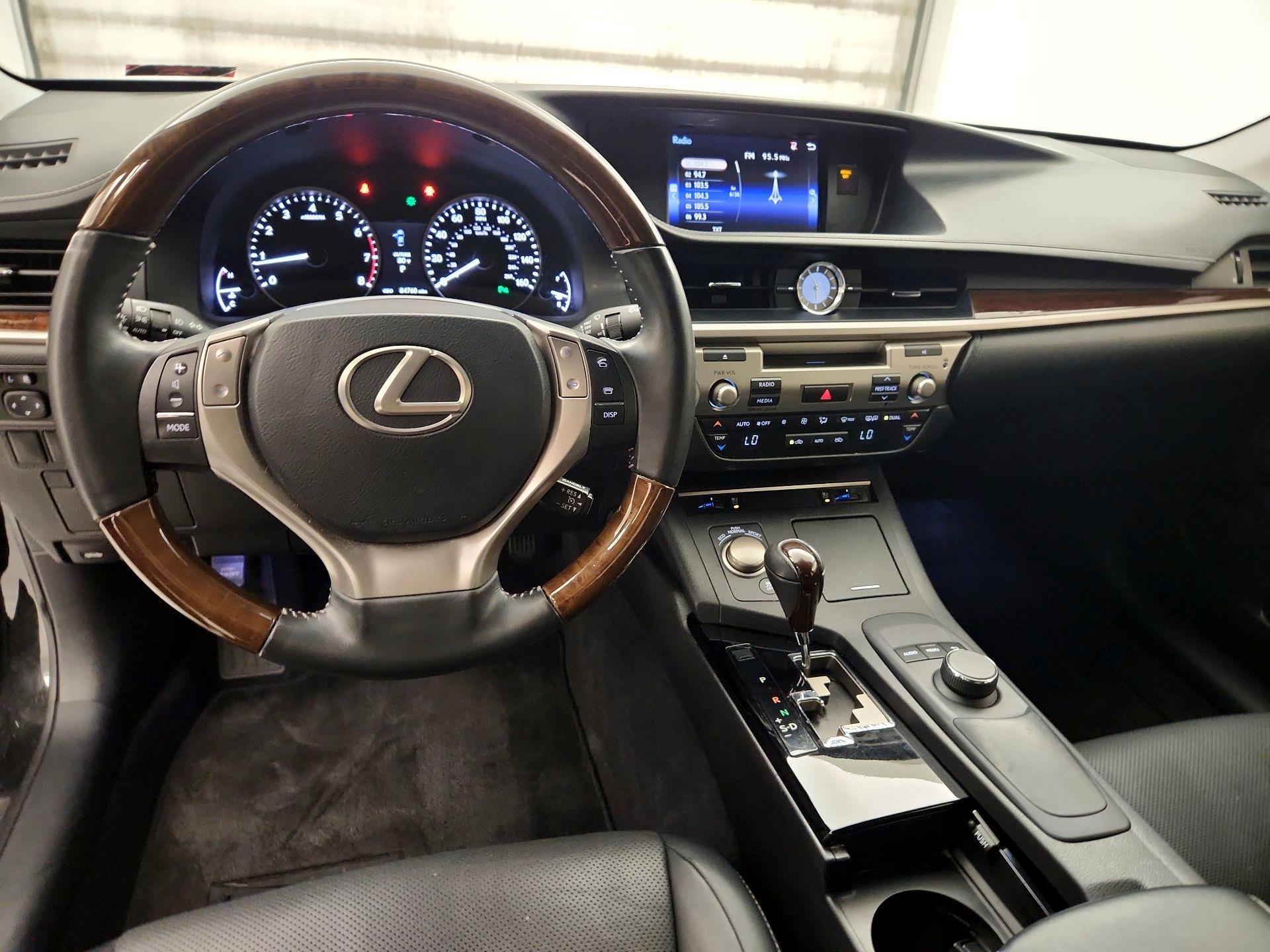 Thumbnail: 2015 Lexus ES - 9