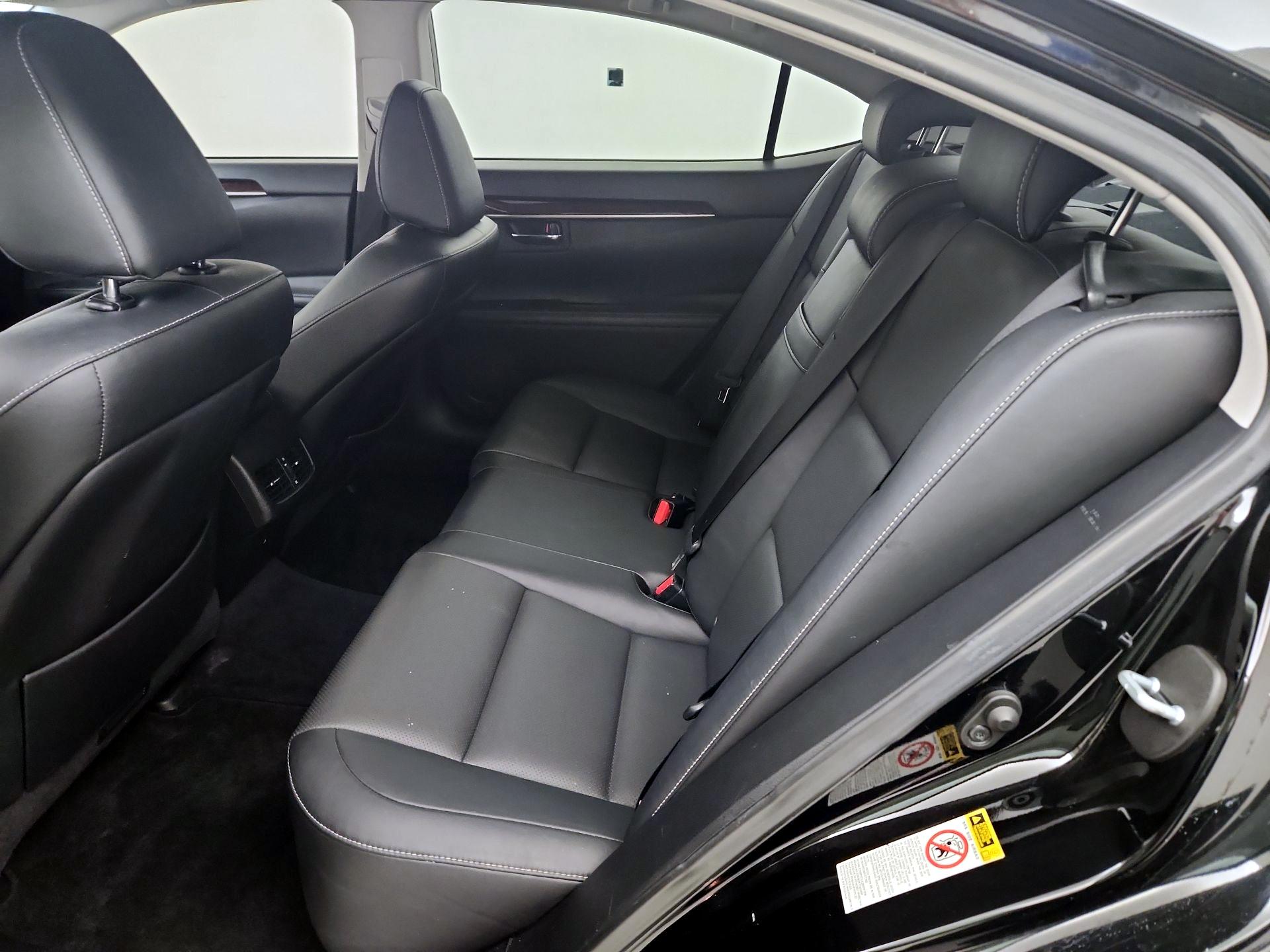 Thumbnail: 2015 Lexus ES - 20