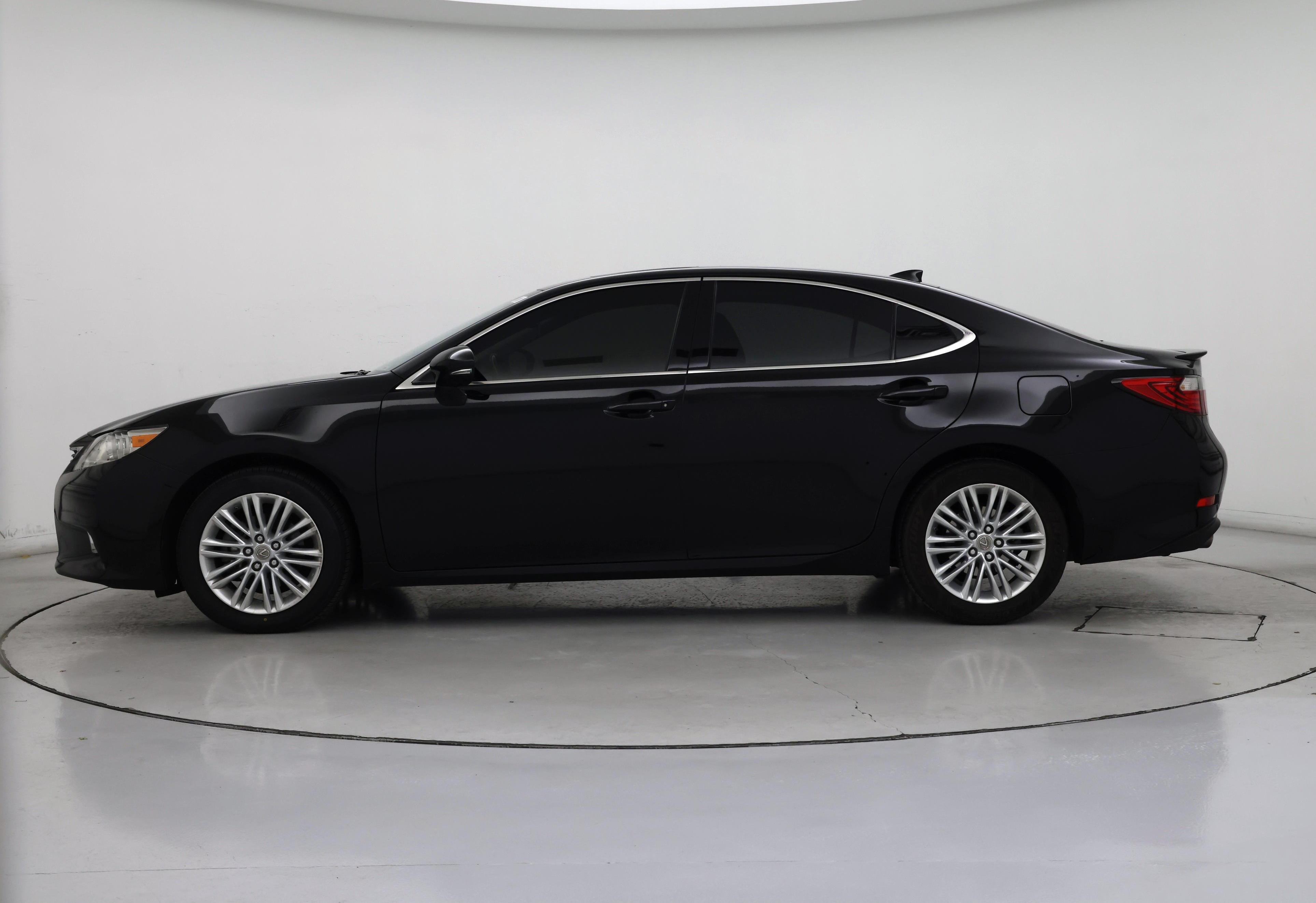 Thumbnail: 2015 Lexus ES - 3