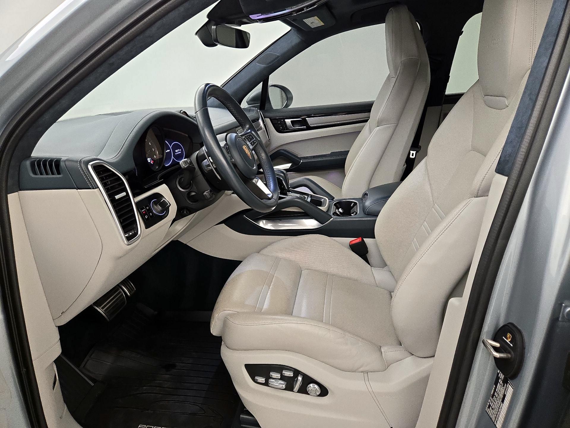 Thumbnail: 2020 Porsche Cayenne - 11
