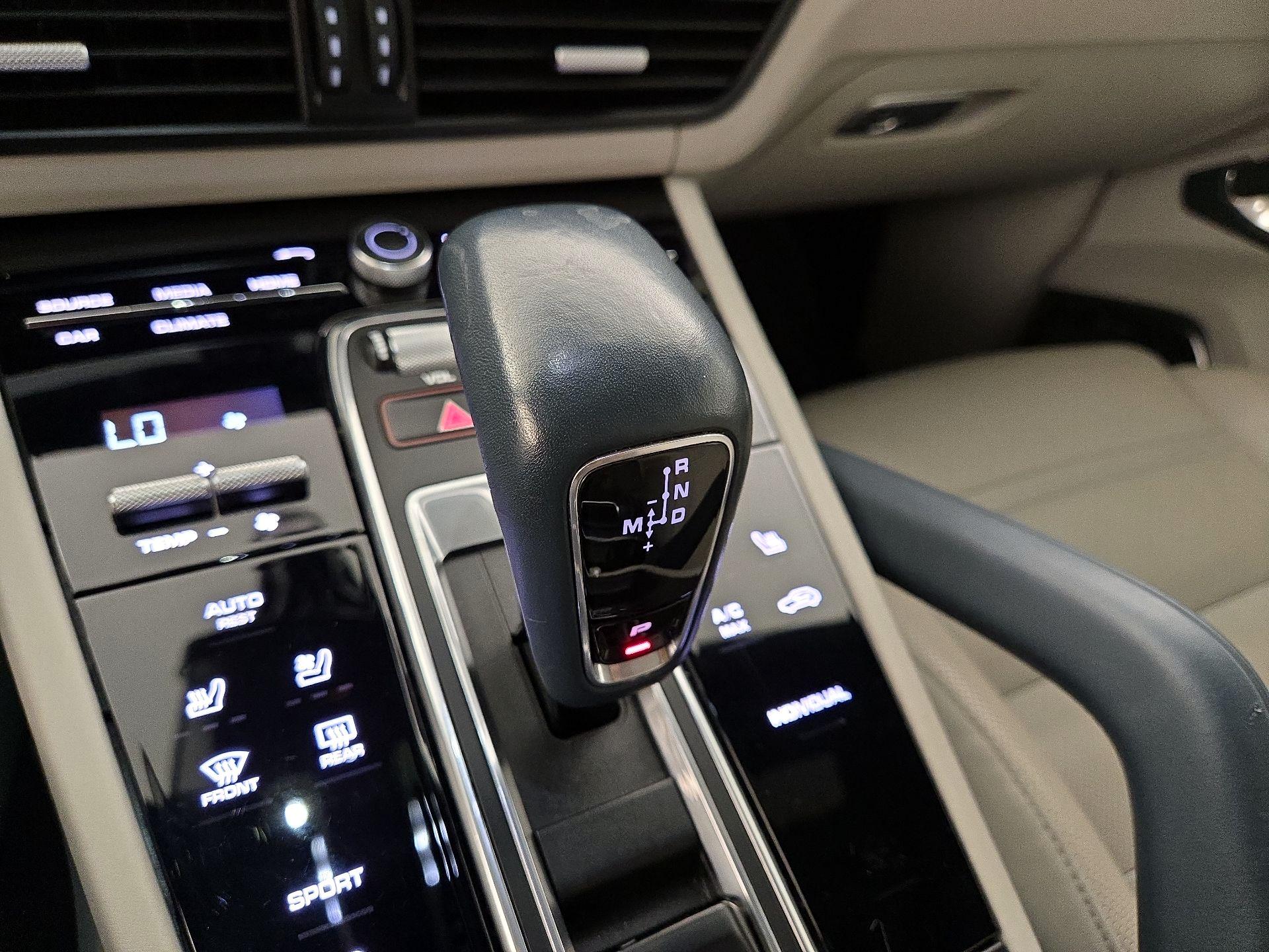 Thumbnail: 2020 Porsche Cayenne - 18