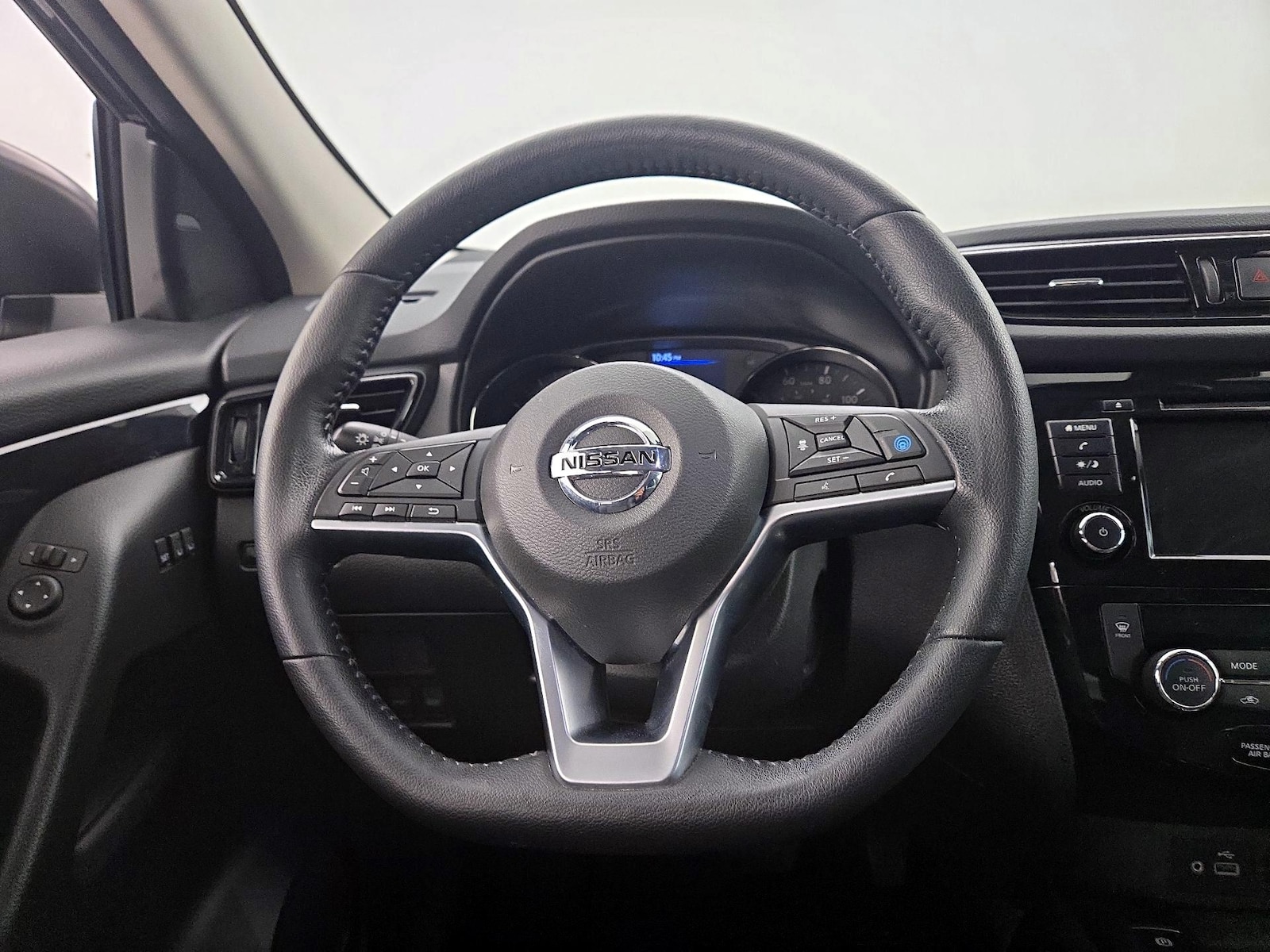 2022 Nissan Rogue Sport SV - Photo 11