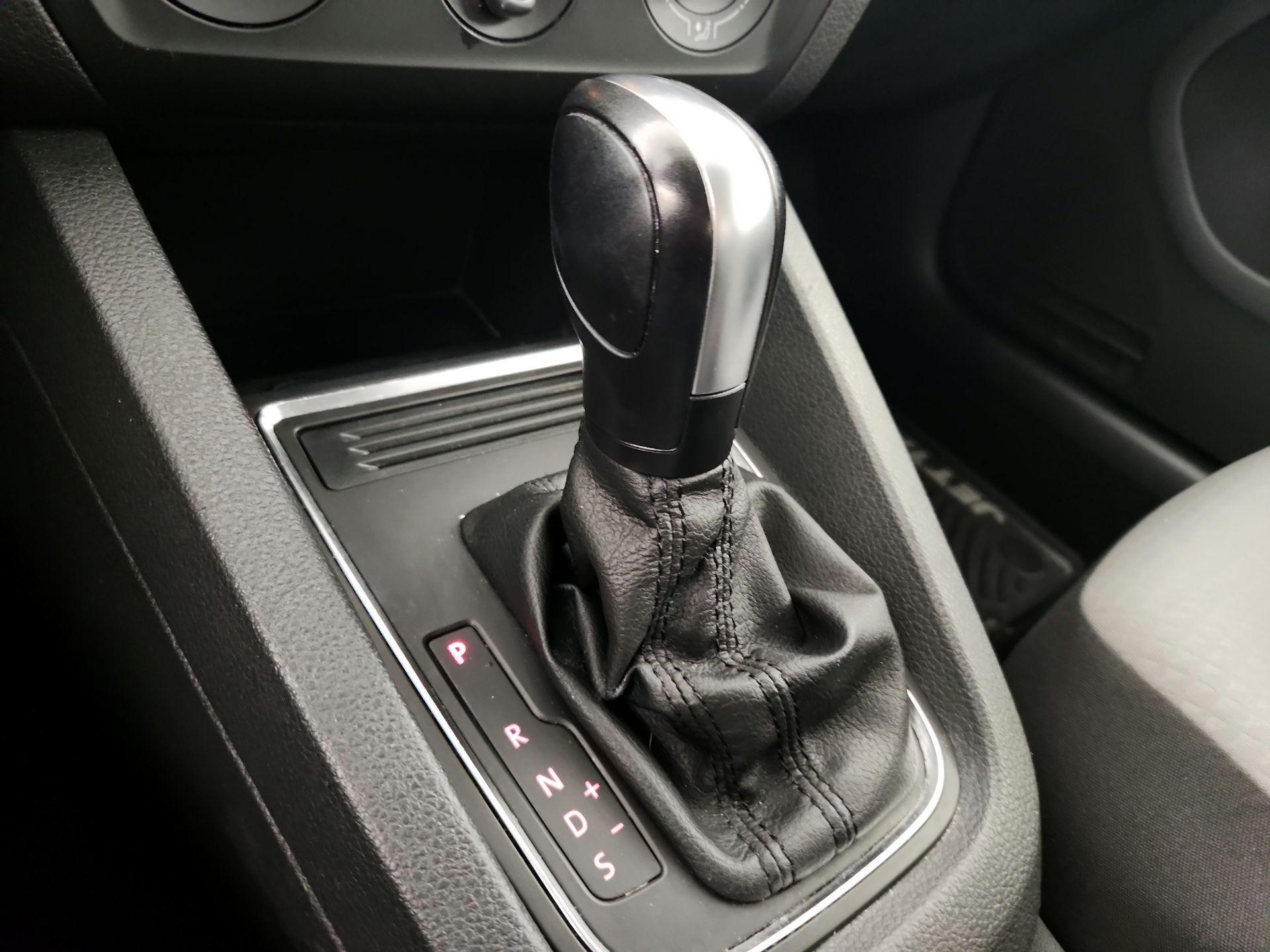 Thumbnail: 2017 Volkswagen Jetta - 17