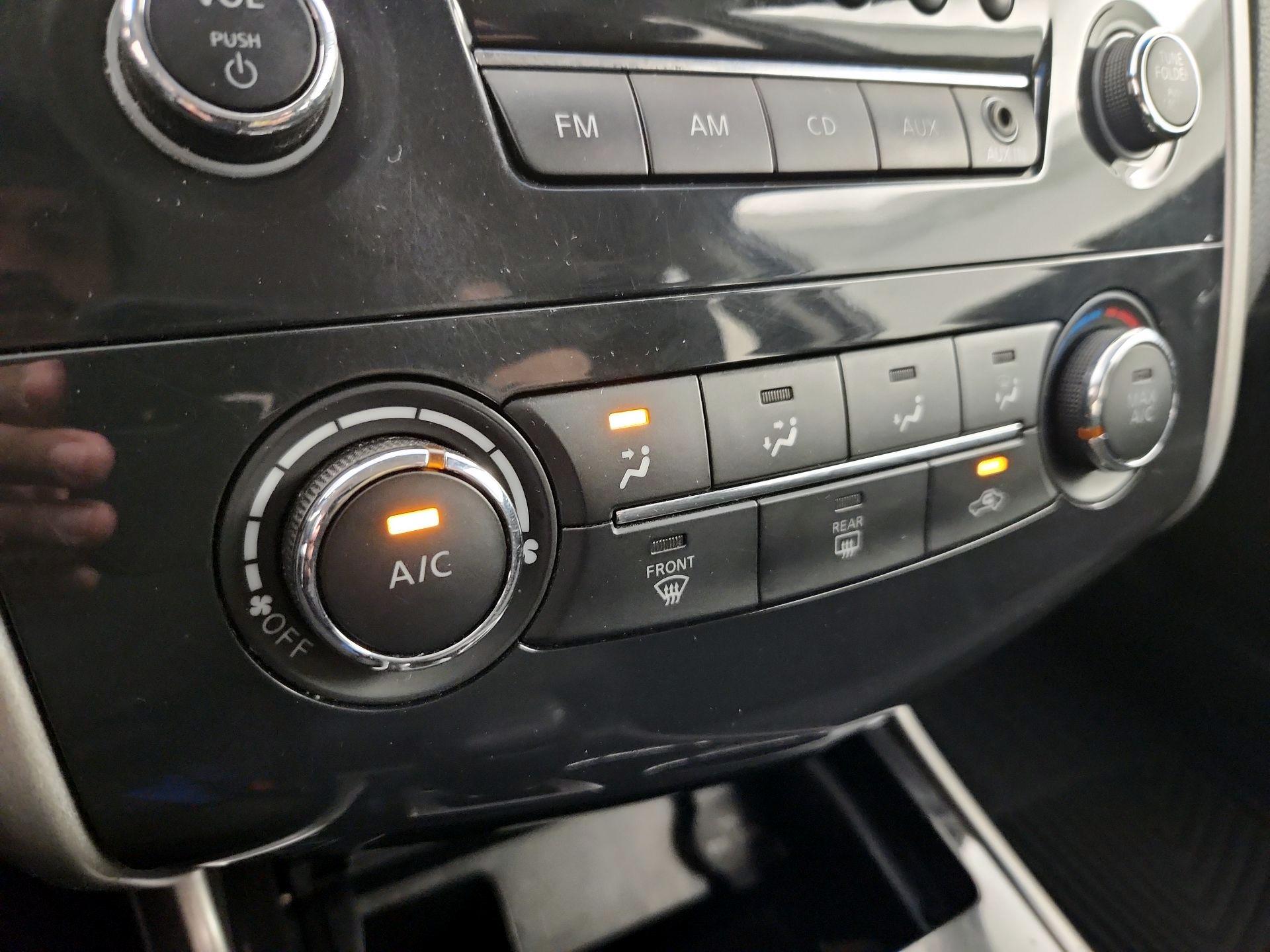Thumbnail: 2014 Nissan Altima - 15