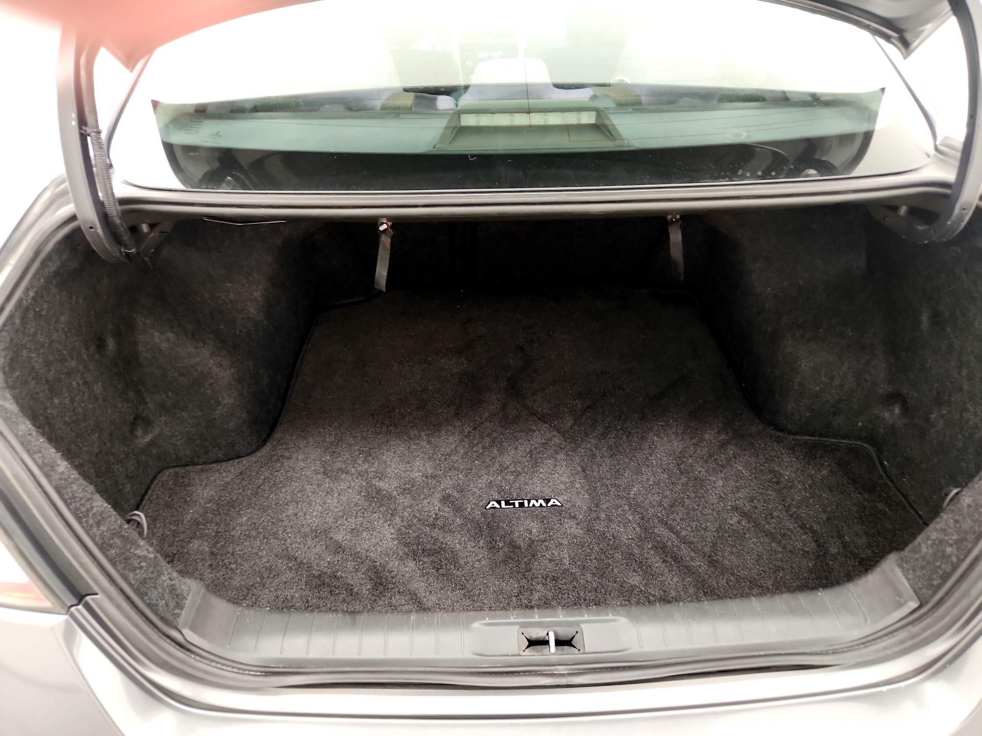 Thumbnail: 2014 Nissan Altima - 18
