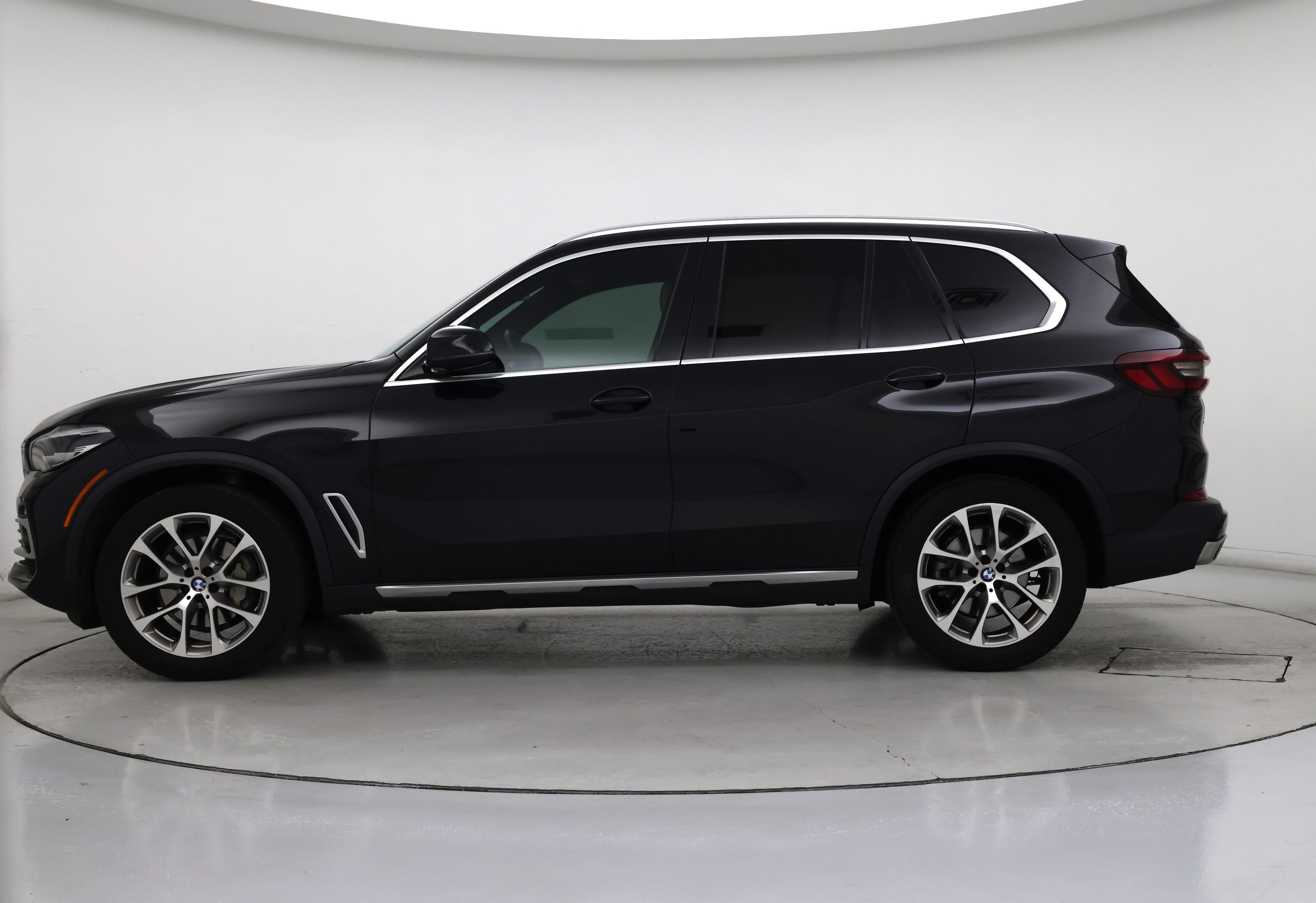 Thumbnail: 2021 BMW X5 - 3