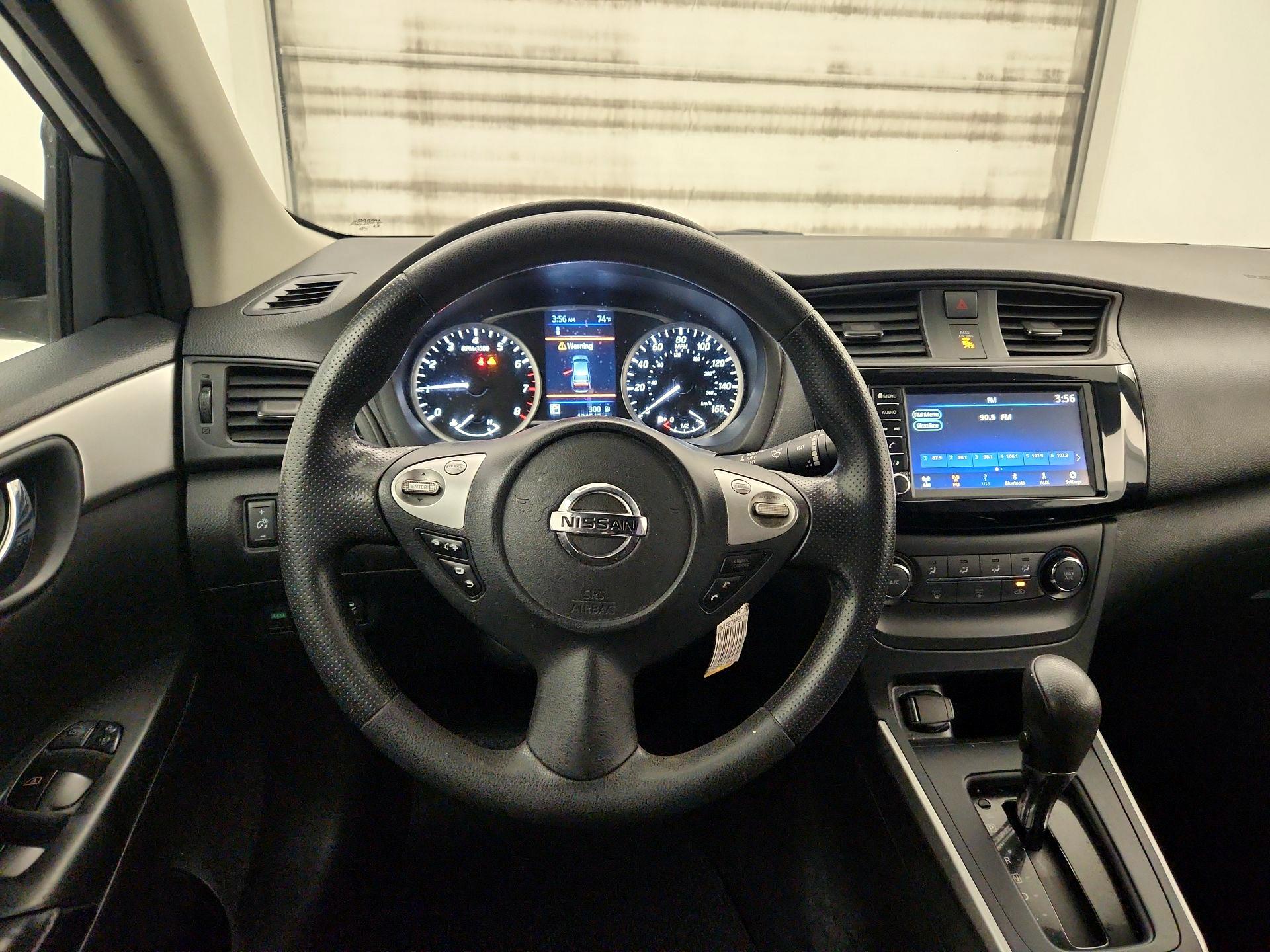 Thumbnail: 2019 Nissan Sentra - 10
