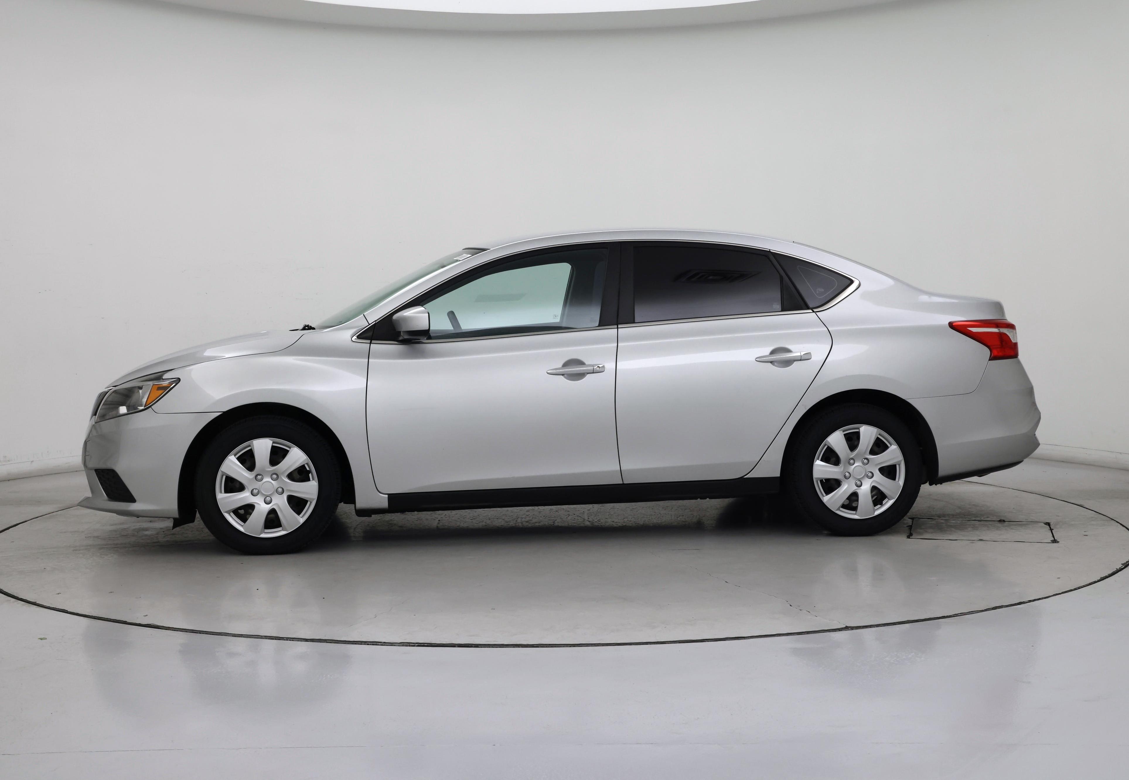 Thumbnail: 2019 Nissan Sentra - 3