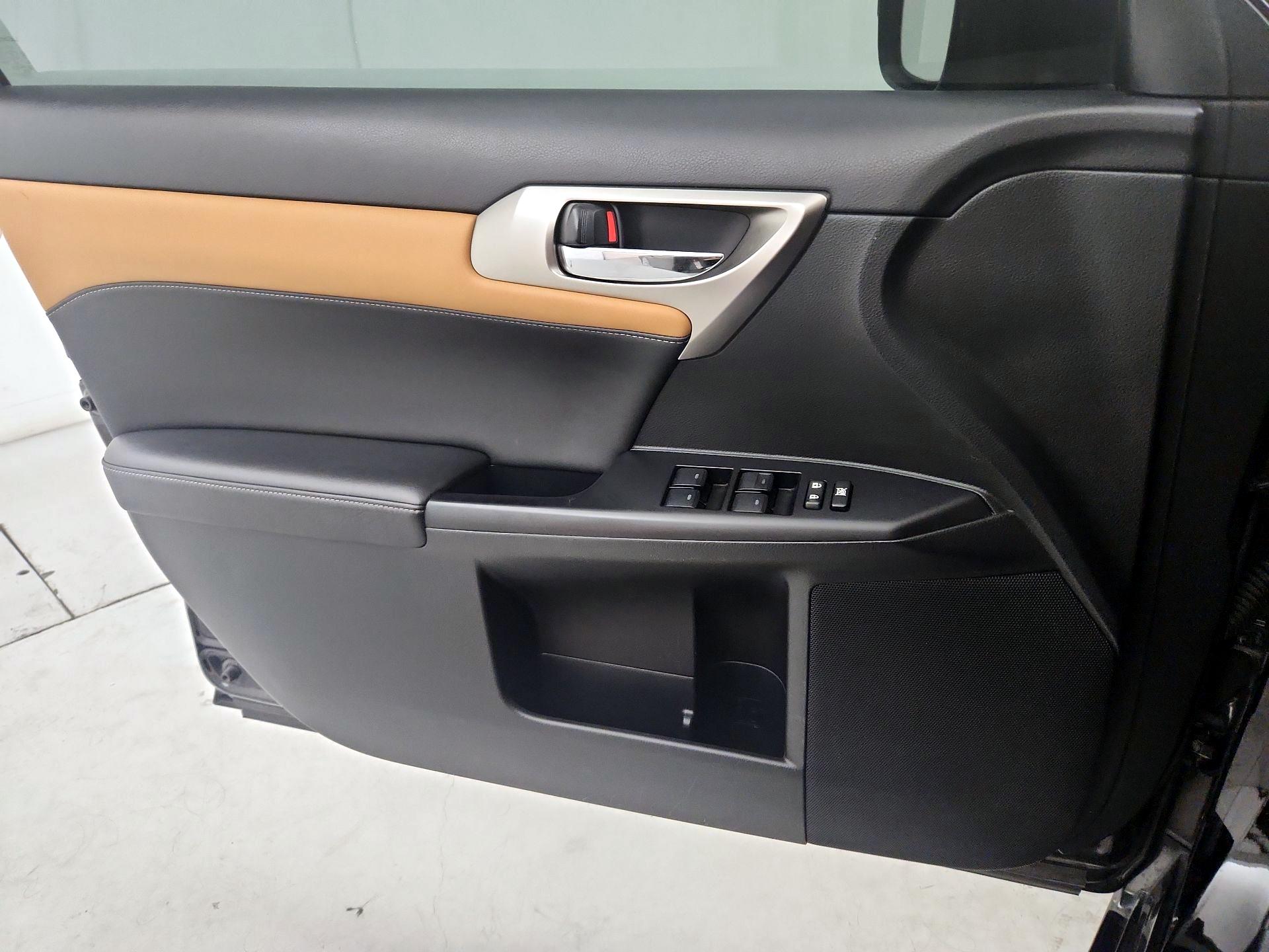 Thumbnail: 2015 Lexus CT - 12